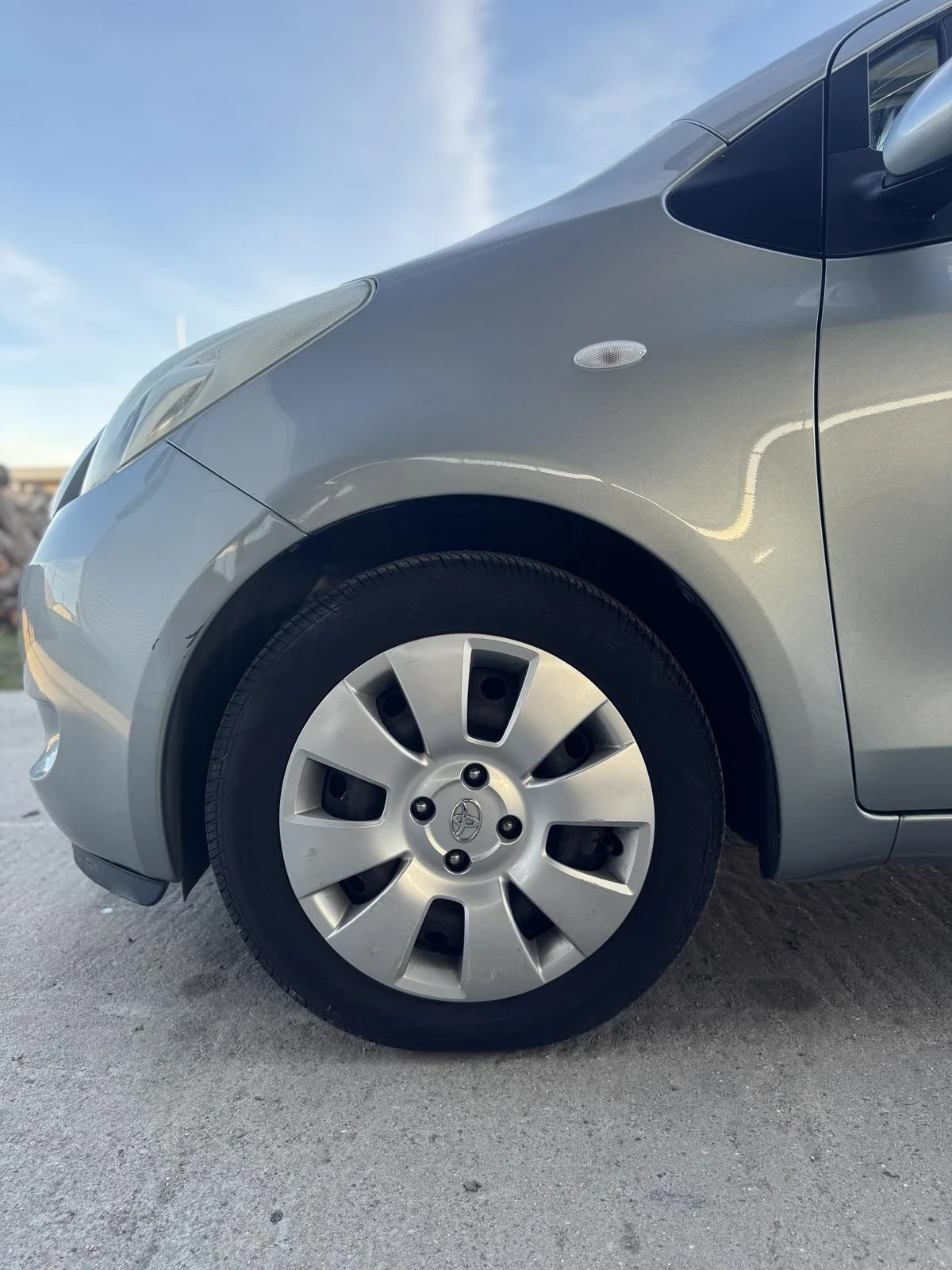 Toyota Yaris 1.3i бензин газ - изображение 3