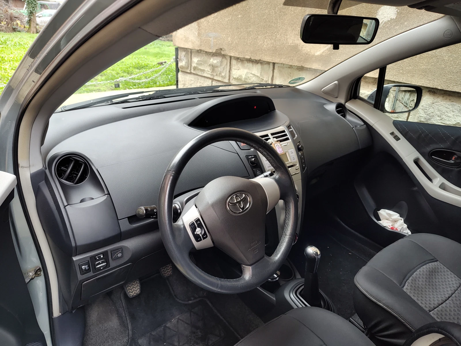 Toyota Yaris 1.3i ������ ��� | Mobile.bg � ����������� 5