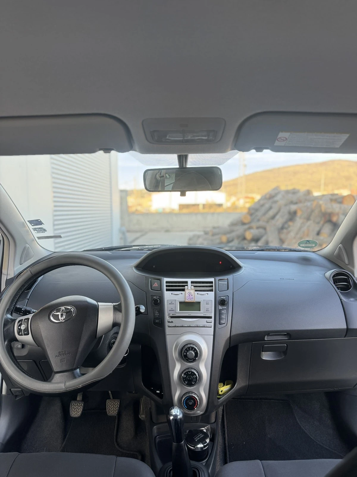 Toyota Yaris 1.3i бензин газ - изображение 8