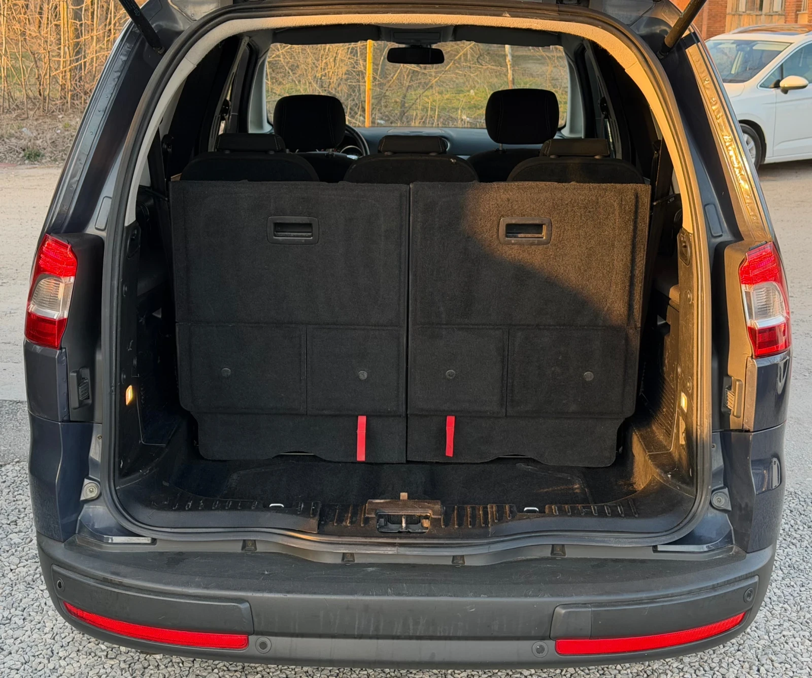 Ford Galaxy 2.0TDCi 140кс * 7 места* * Навигация* , снимка 15 - Автомобили и джипове - 53831022