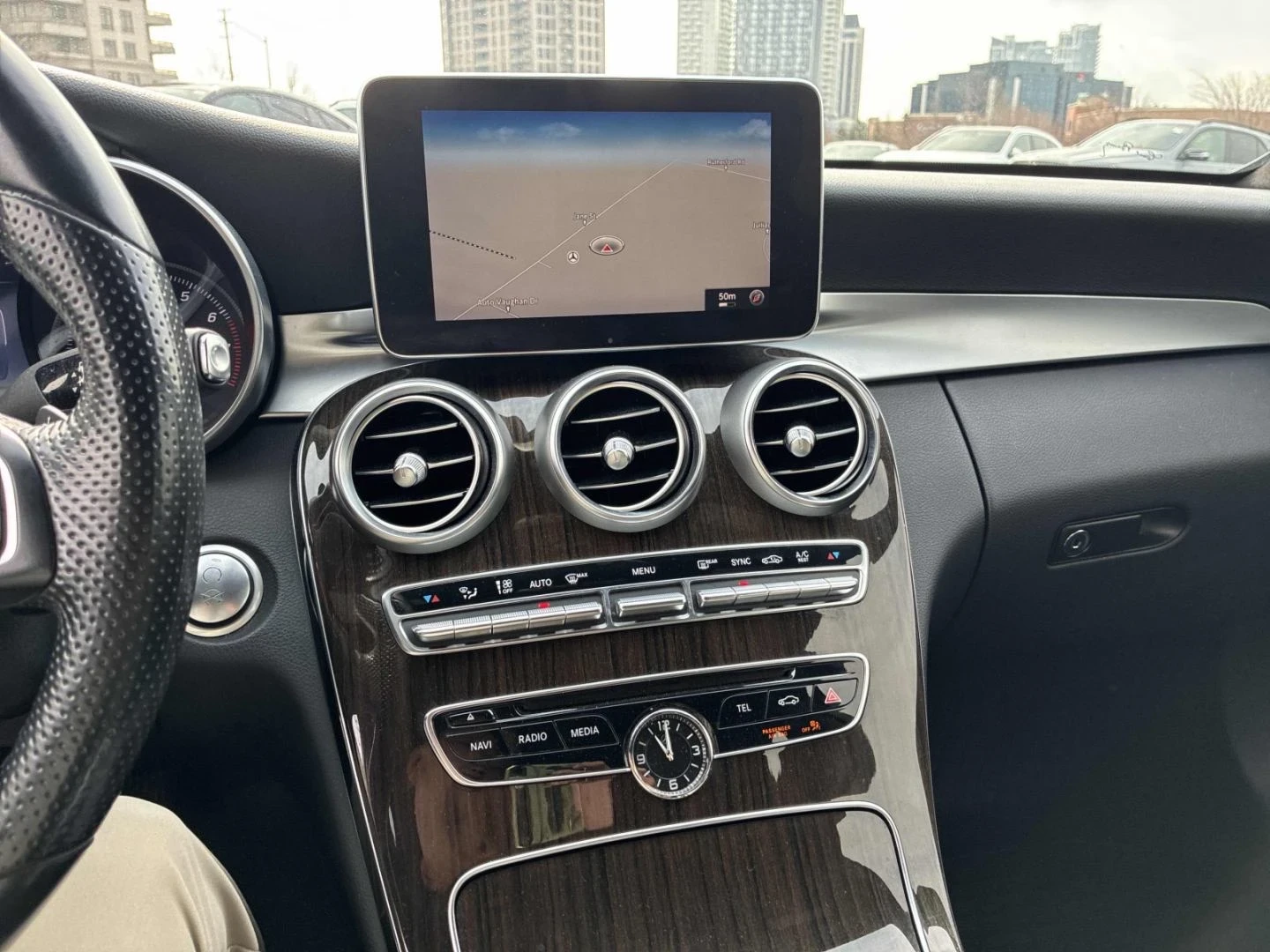 Mercedes-Benz C 300 AMG-pkg* Keyless* Камера* Подгрев* Пано, снимка 9 - Автомобили и джипове - 54065479