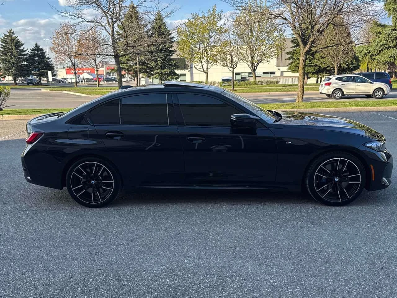 BMW 340 xDrive/360/HUD/HARMAN KARDON/ШИБИДАХ, снимка 4 - Автомобили и джипове - 54493122