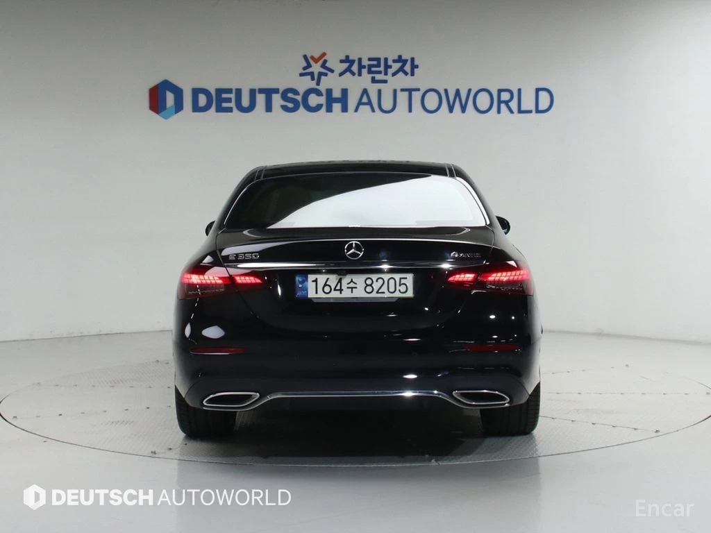 Mercedes-Benz E 350 AMG* LINE* 4MATIC* BURMESTER* ХЕДЪП* LANE* ASSIST*, снимка 4 - Автомобили и джипове - 54701000