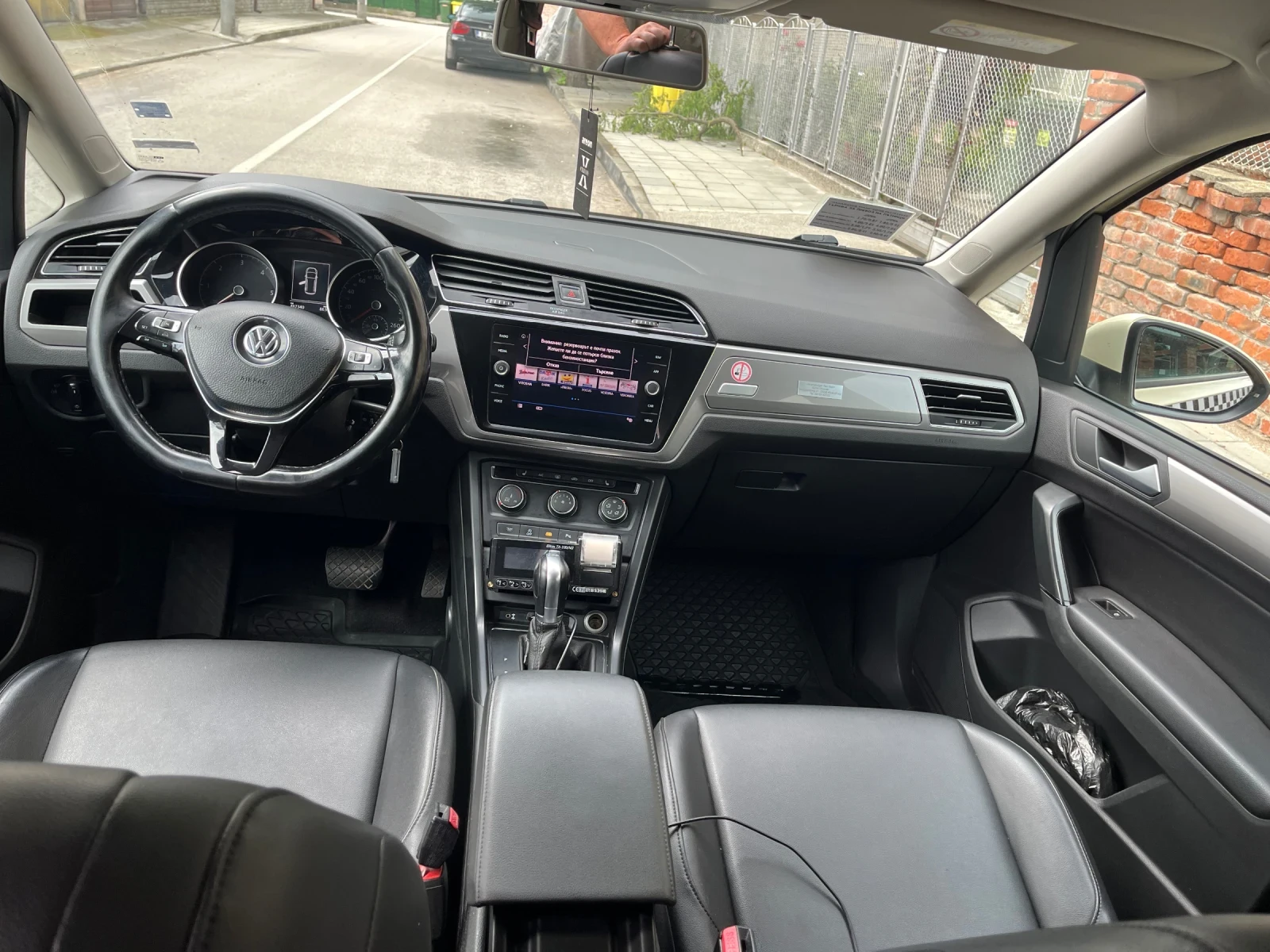VW Touran, снимка 5 - Автомобили и джипове - 54788957