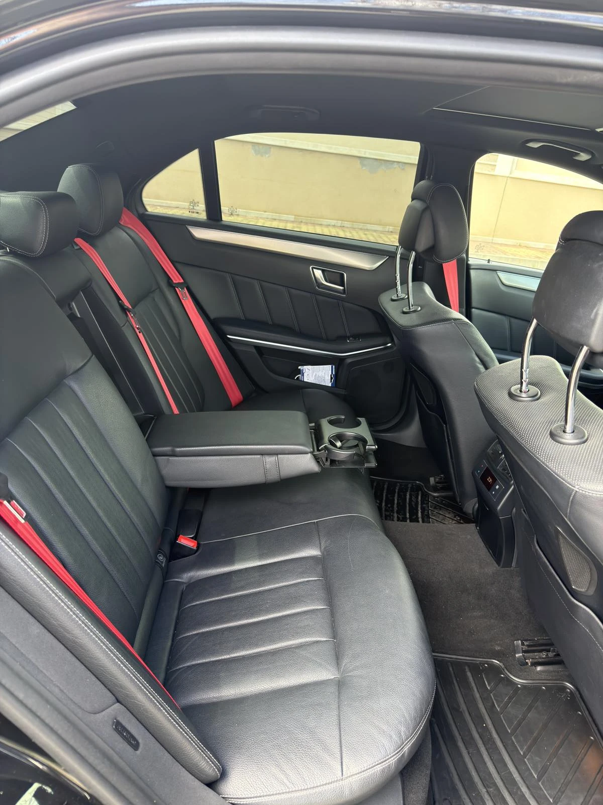 Mercedes-Benz E 350, снимка 11 - Автомобили и джипове - 54901419
