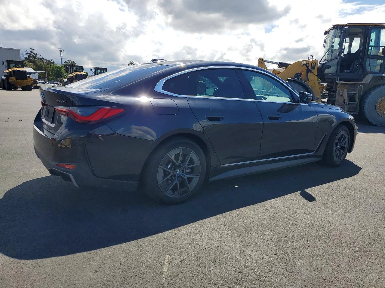 BMW i4 Edrive 40, снимка 3 - Автомобили и джипове - 54993886
