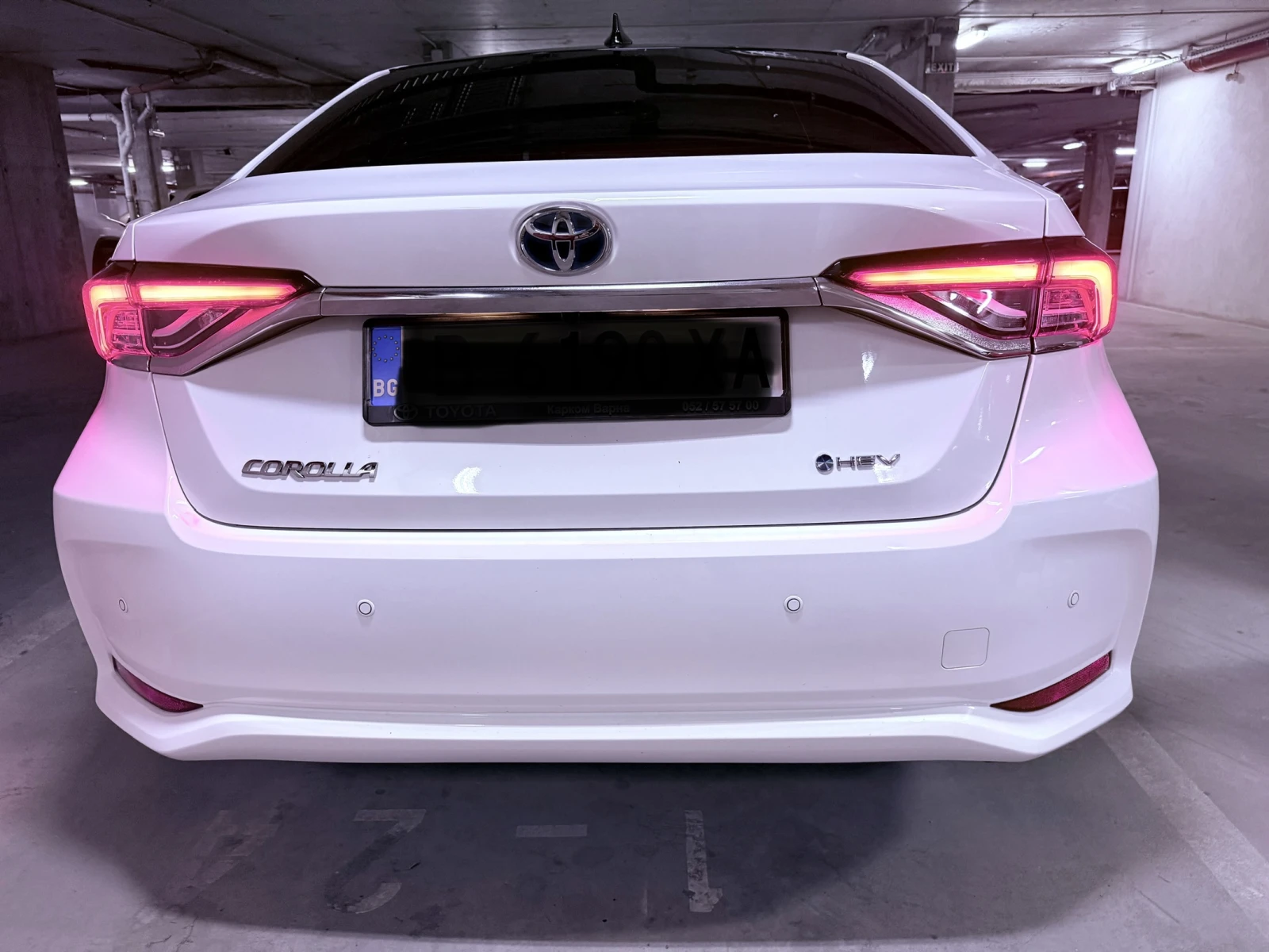 Toyota Corolla 1.8 HYBRID EXECUTIVE, снимка 5 - Автомобили и джипове - 55049024