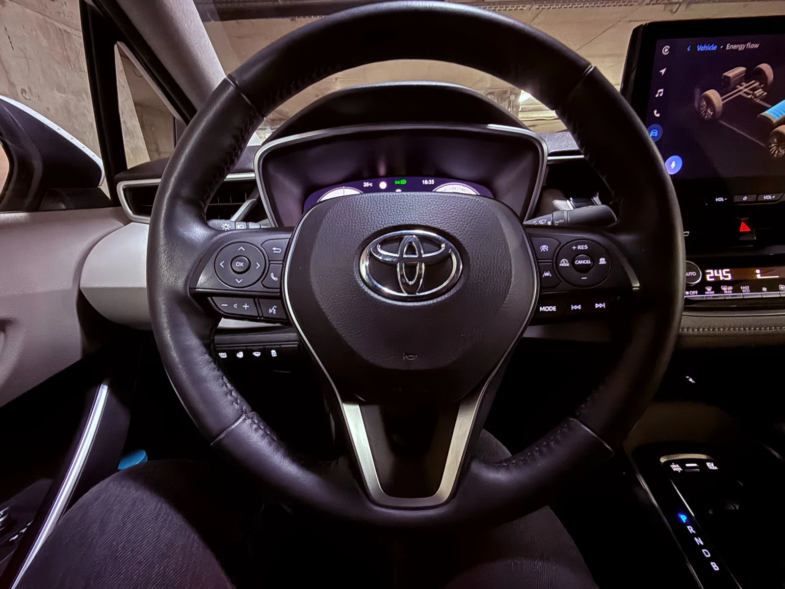 Toyota Corolla 1.8 HYBRID EXECUTIVE, снимка 14 - Автомобили и джипове - 55049024
