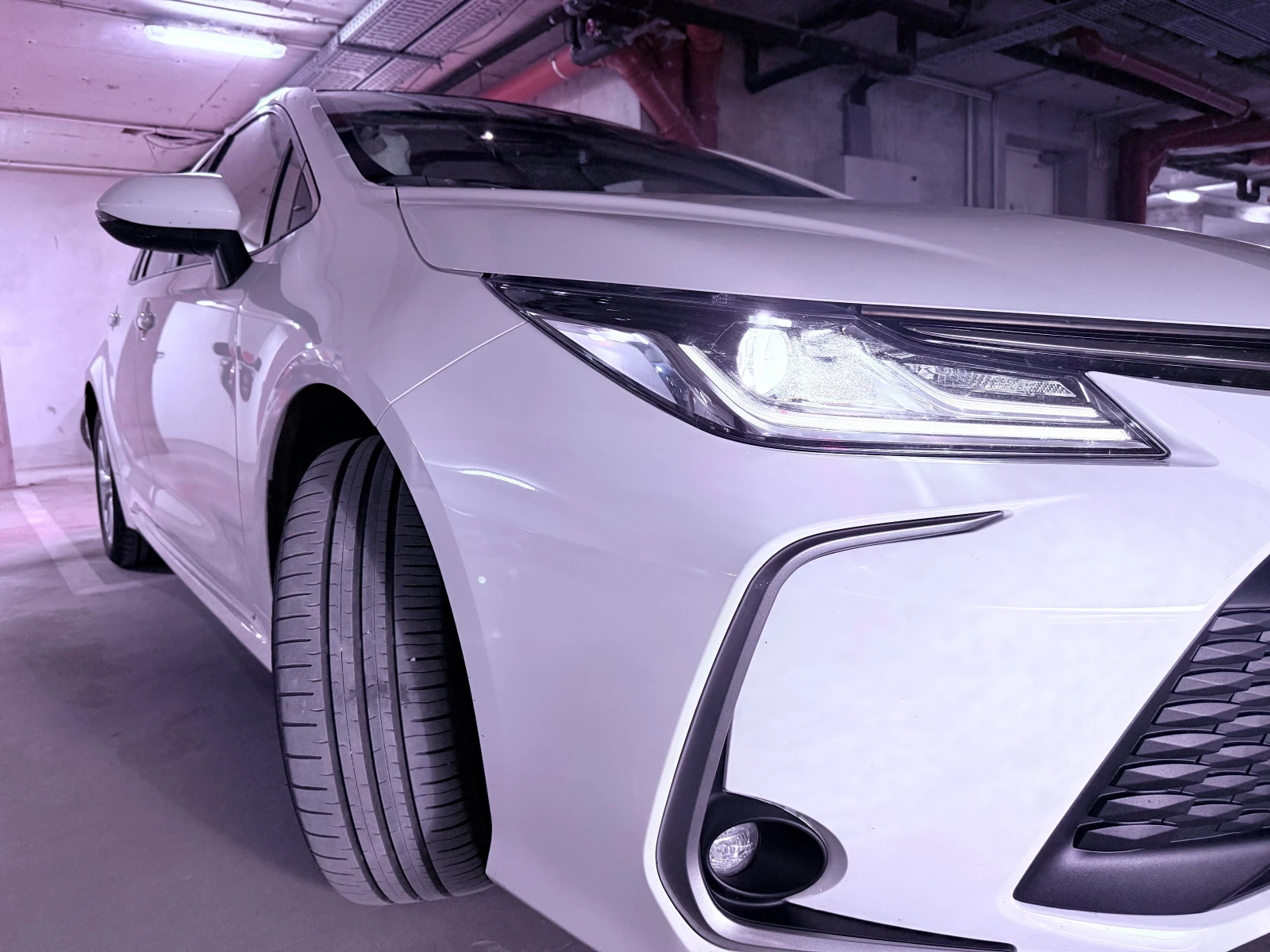 Toyota Corolla 1.8 HYBRID EXECUTIVE, снимка 3 - Автомобили и джипове - 55049024