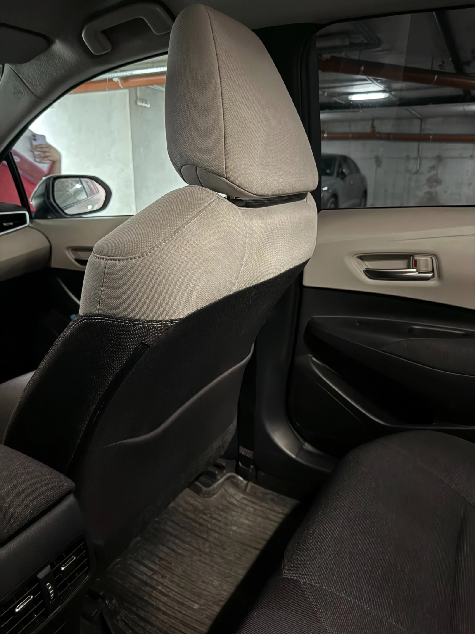 Toyota Corolla 1.8 HYBRID EXECUTIVE, снимка 15 - Автомобили и джипове - 55049024