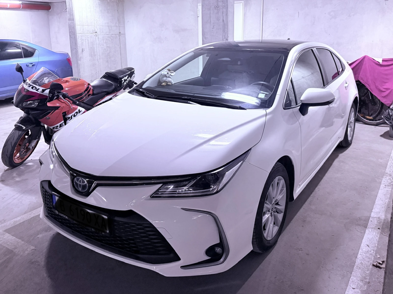 Toyota Corolla 1.8 HYBRID EXECUTIVE, снимка 2 - Автомобили и джипове - 55049024