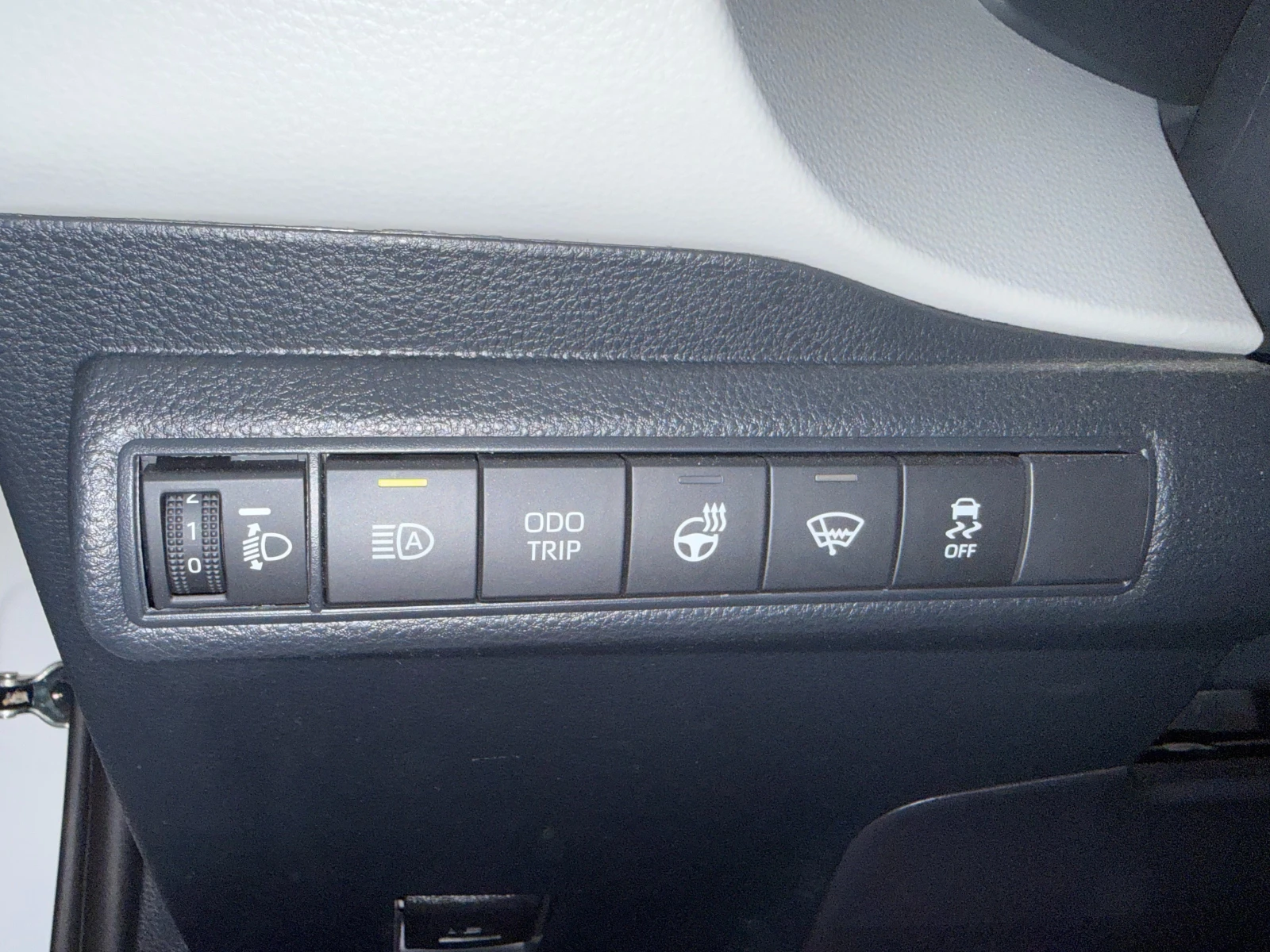 Toyota Corolla 1.8 HYBRID EXECUTIVE, снимка 17 - Автомобили и джипове - 55049024