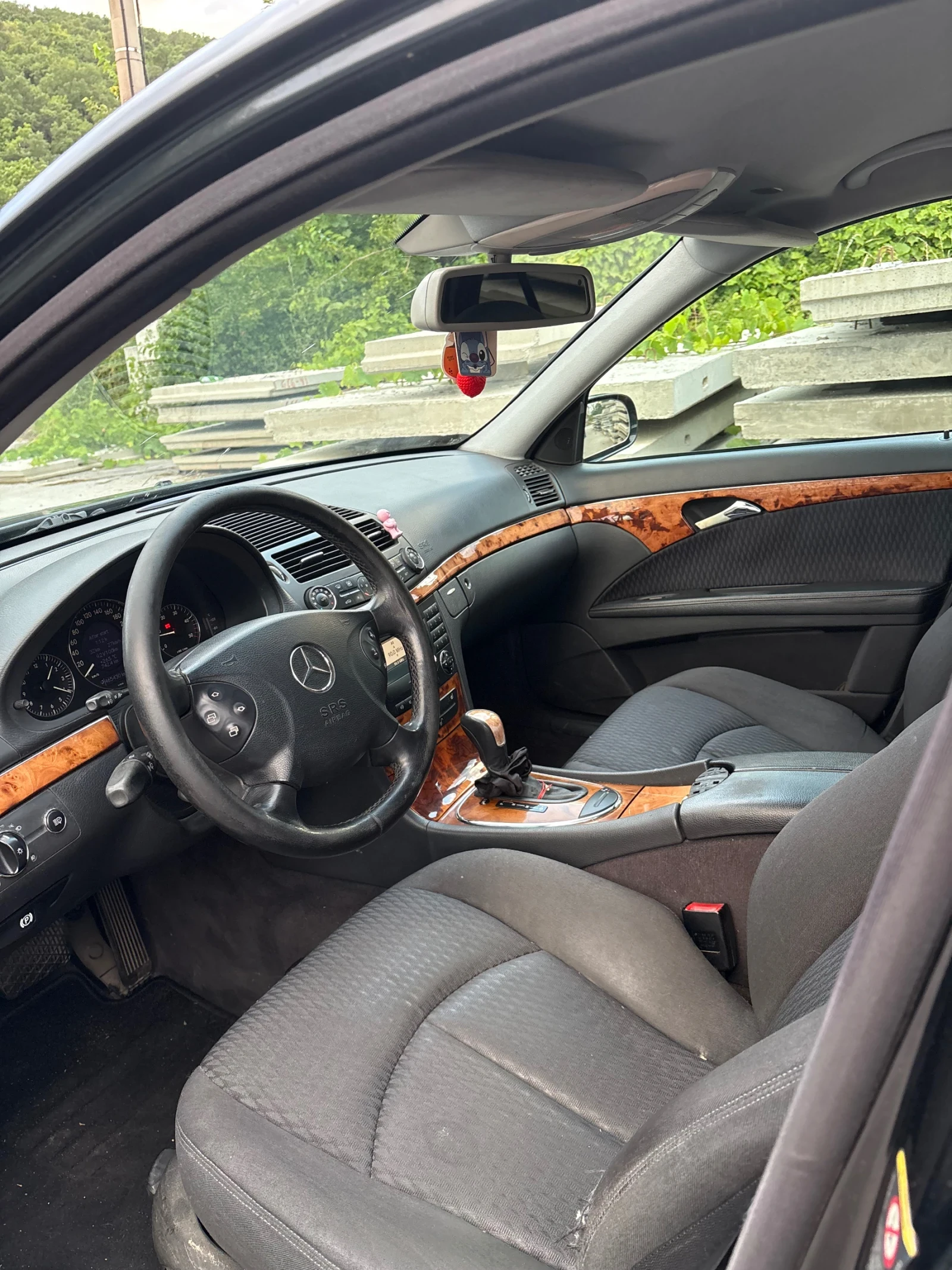 Mercedes-Benz E 270, снимка 8 - Автомобили и джипове - 55277963