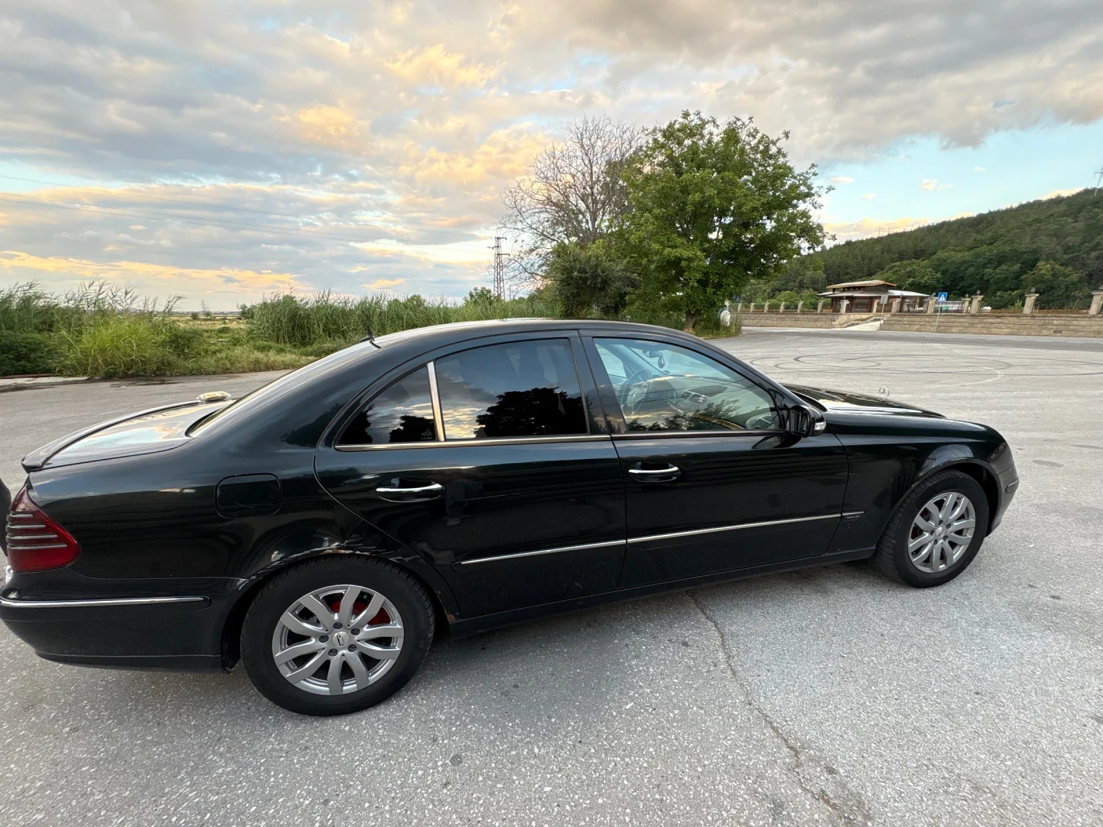 Mercedes-Benz E 270, снимка 11 - Автомобили и джипове - 55277963