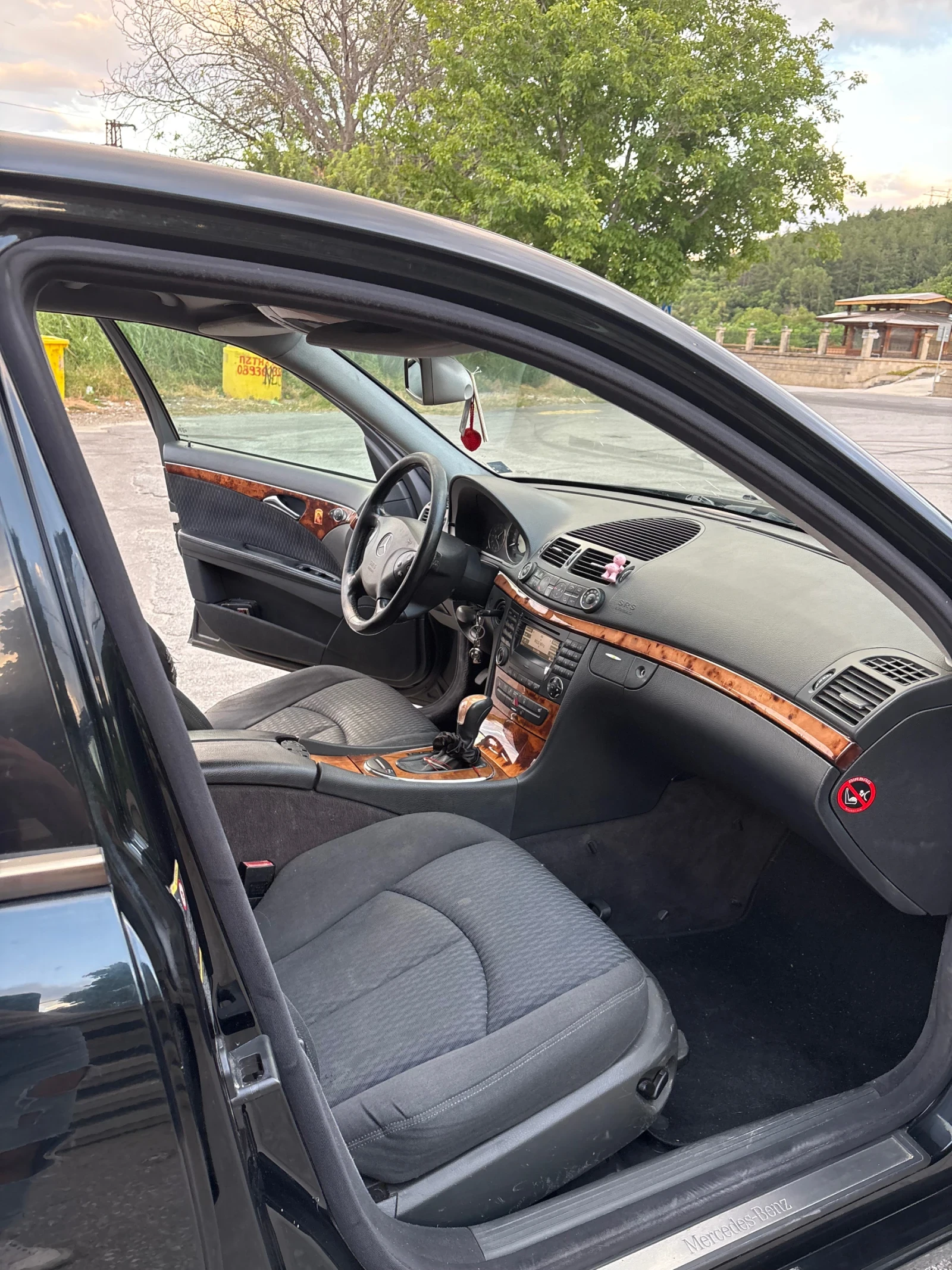 Mercedes-Benz E 270, снимка 9 - Автомобили и джипове - 55277963