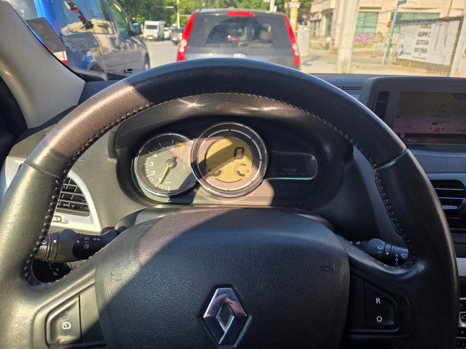 Renault Megane 3 Панорама, Кожен салон, Голям дисплей, Отлична, снимка 12 - Автомобили и джипове - 55333476