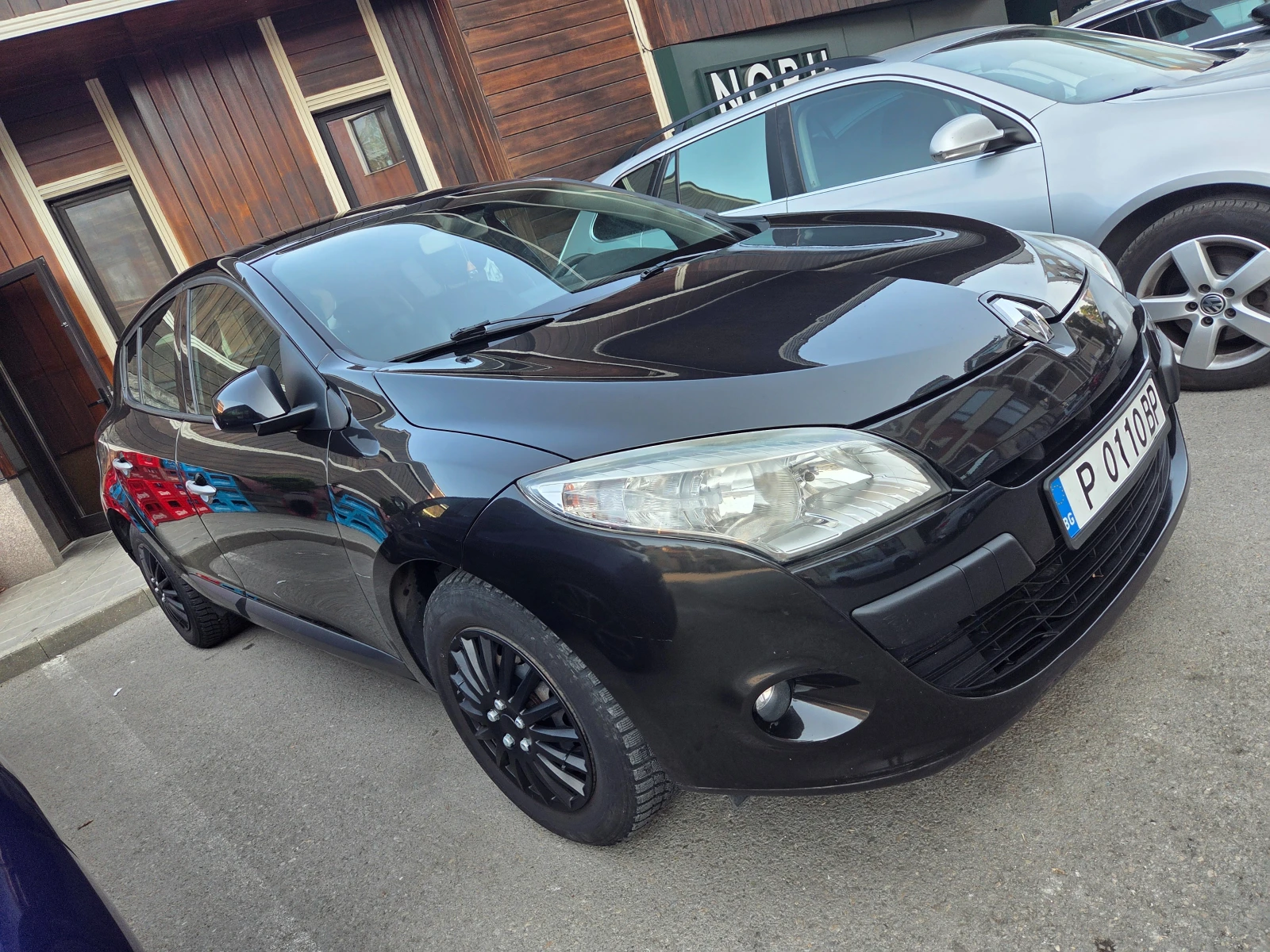 Renault Megane 3 Панорама, Кожен салон, Голям дисплей, Отлична, снимка 4 - Автомобили и джипове - 55333476