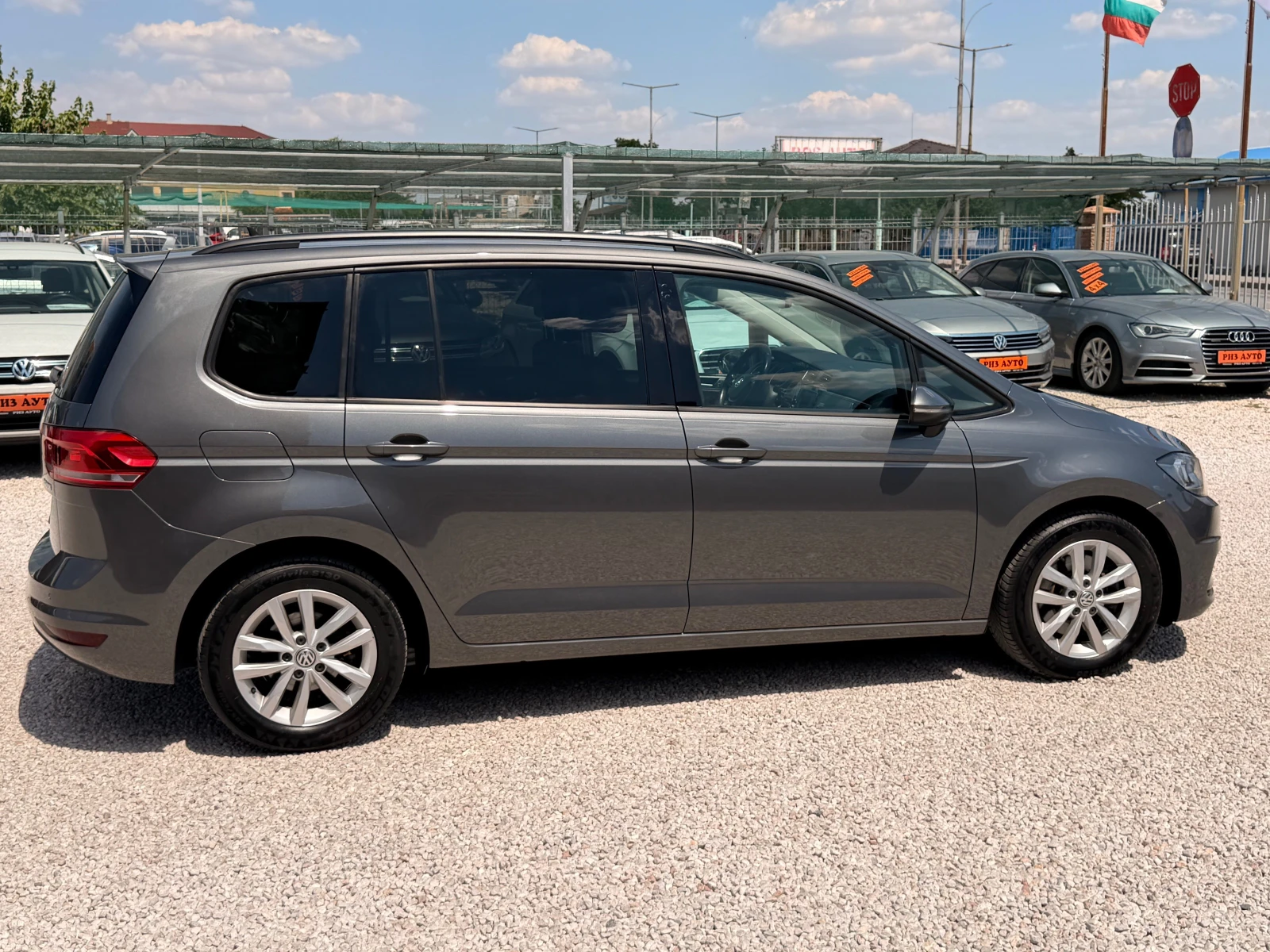 VW Touran 2.0TDI* NAVI* 6SK* 150KS* 7МЕСТА* LIZING, снимка 4 - Автомобили и джипове - 55545192