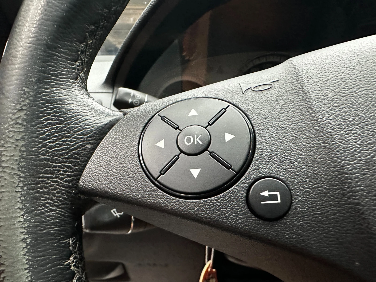 Mercedes-Benz C 320 AMG/Avantgarde/4matic, снимка 13 - Автомобили и джипове - 55553743