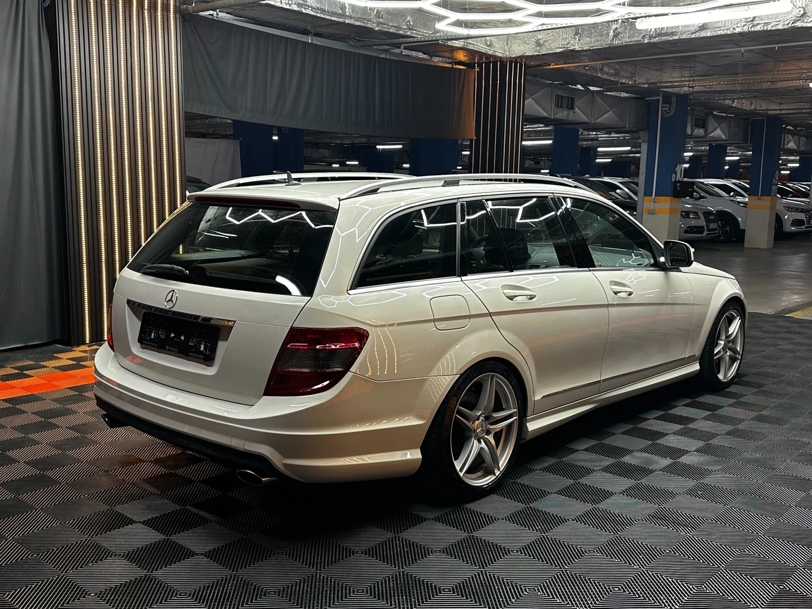 Mercedes-Benz C 320 AMG/Avantgarde/4matic, снимка 4 - Автомобили и джипове - 55553743