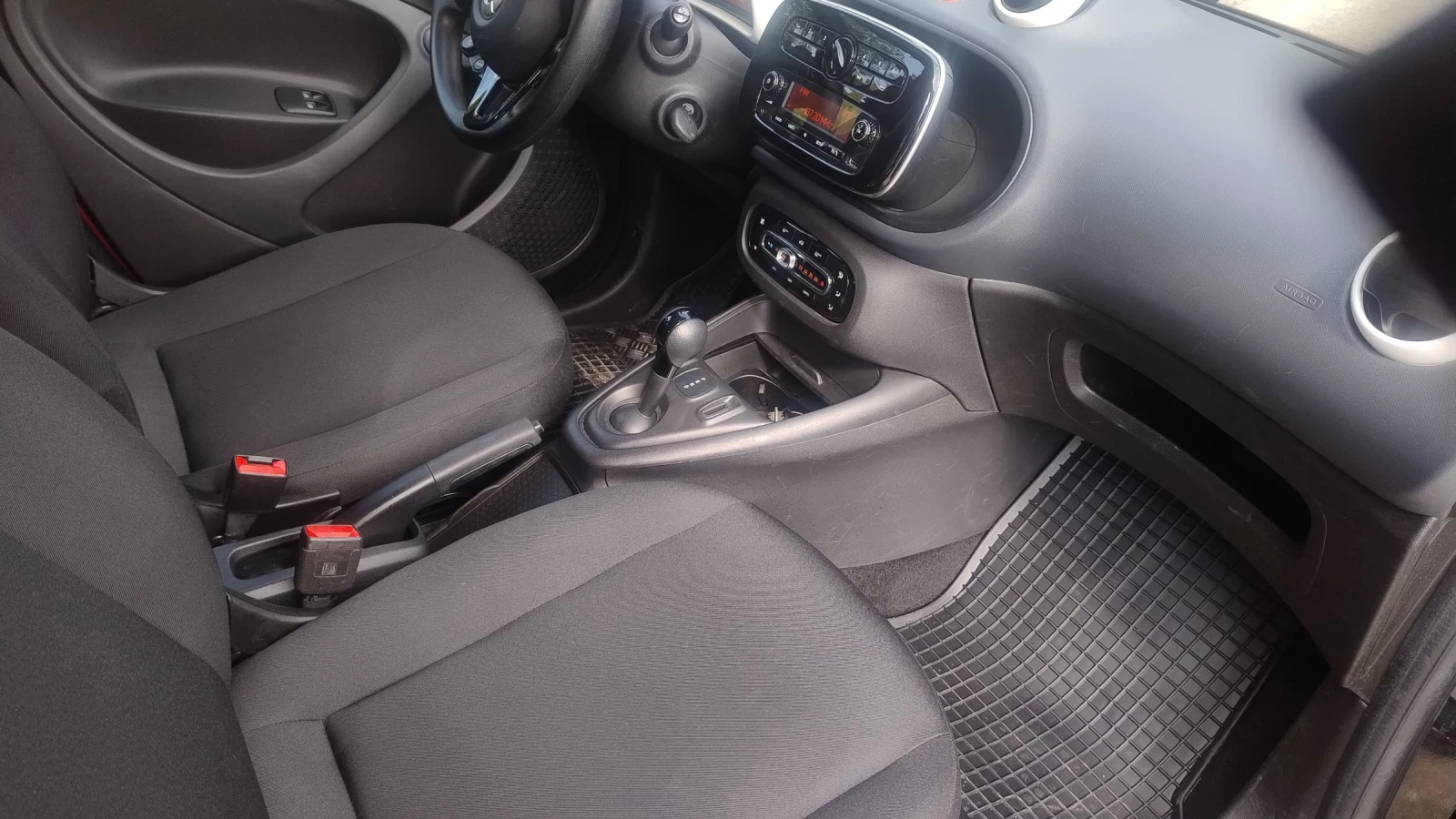 Smart Forfour, снимка 9 - Автомобили и джипове - 55873523