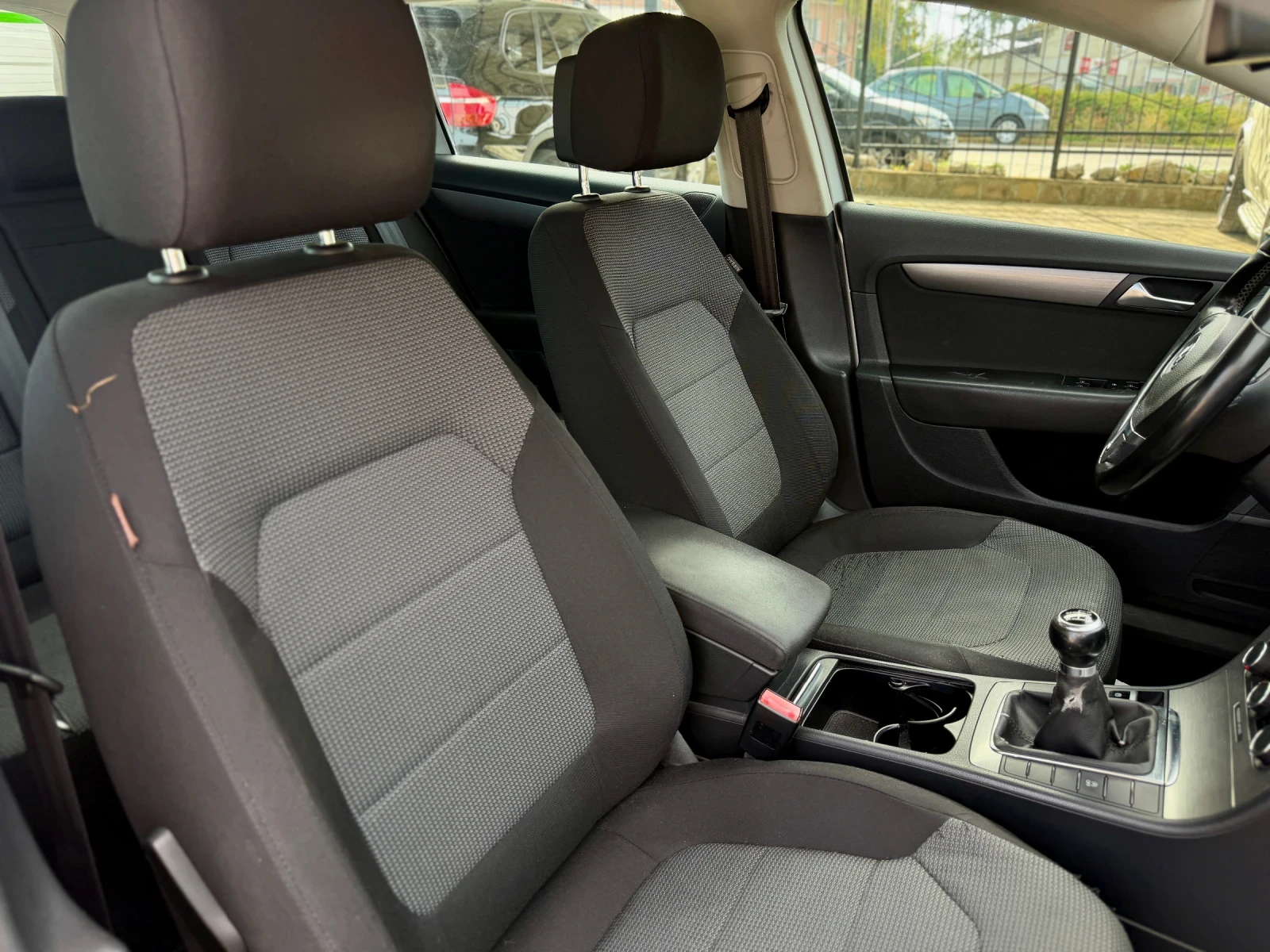 VW Passat 2.0 TDI BlueTech, снимка 9 - Автомобили и джипове - 56662458