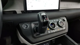 Land Rover Defender 110* D240* SE* КОЖА* ПОДГРЕВ* ПАНОРАМА* 360* LED*  | Auto.bg — изображение 8