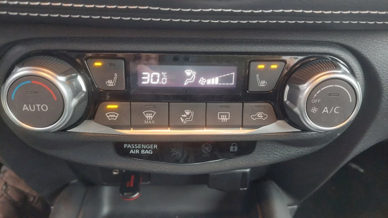 Nissan Juke, снимка 15 - Автомобили и джипове - 53760651