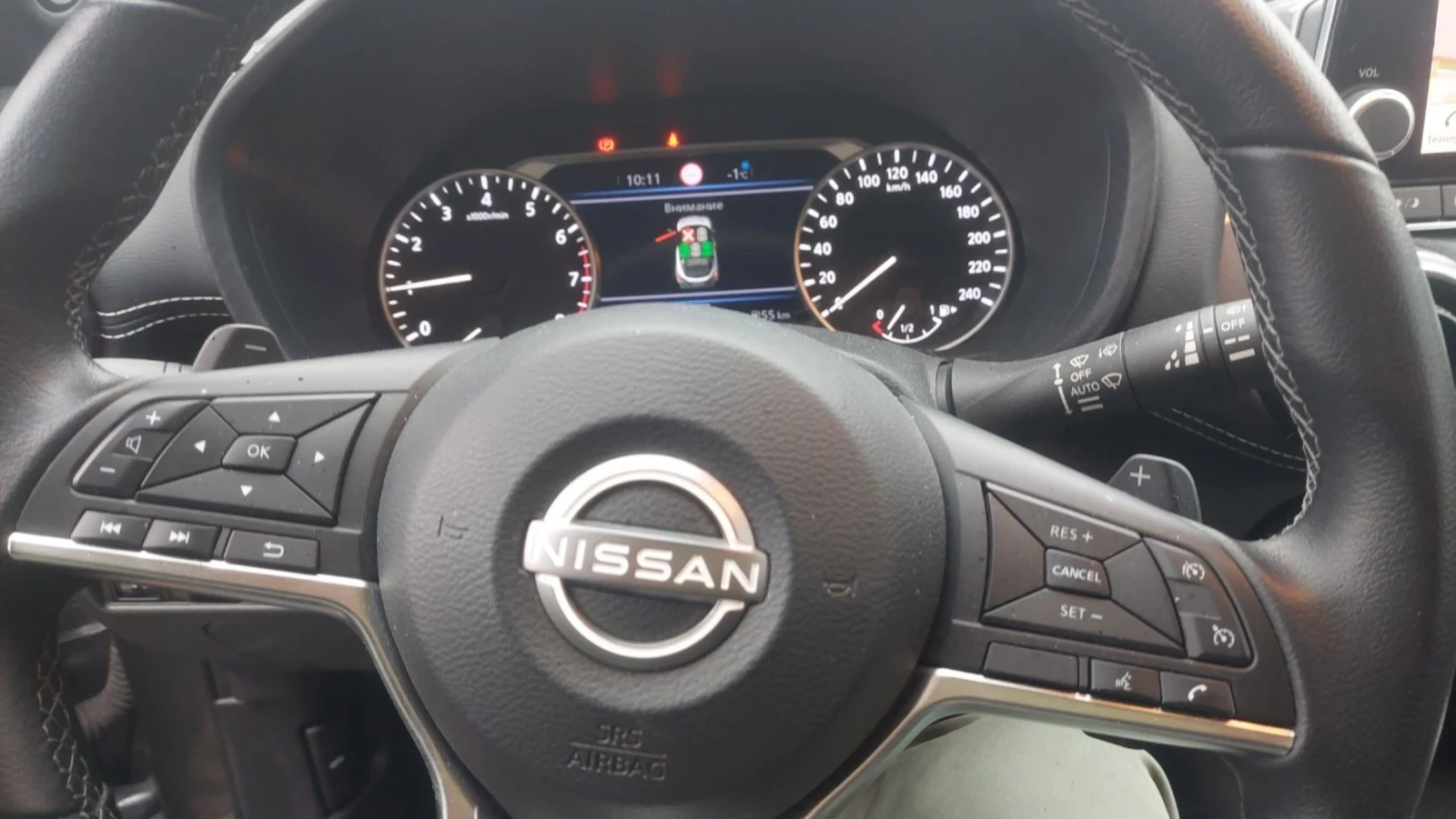 Nissan Juke, снимка 10 - Автомобили и джипове - 53760651