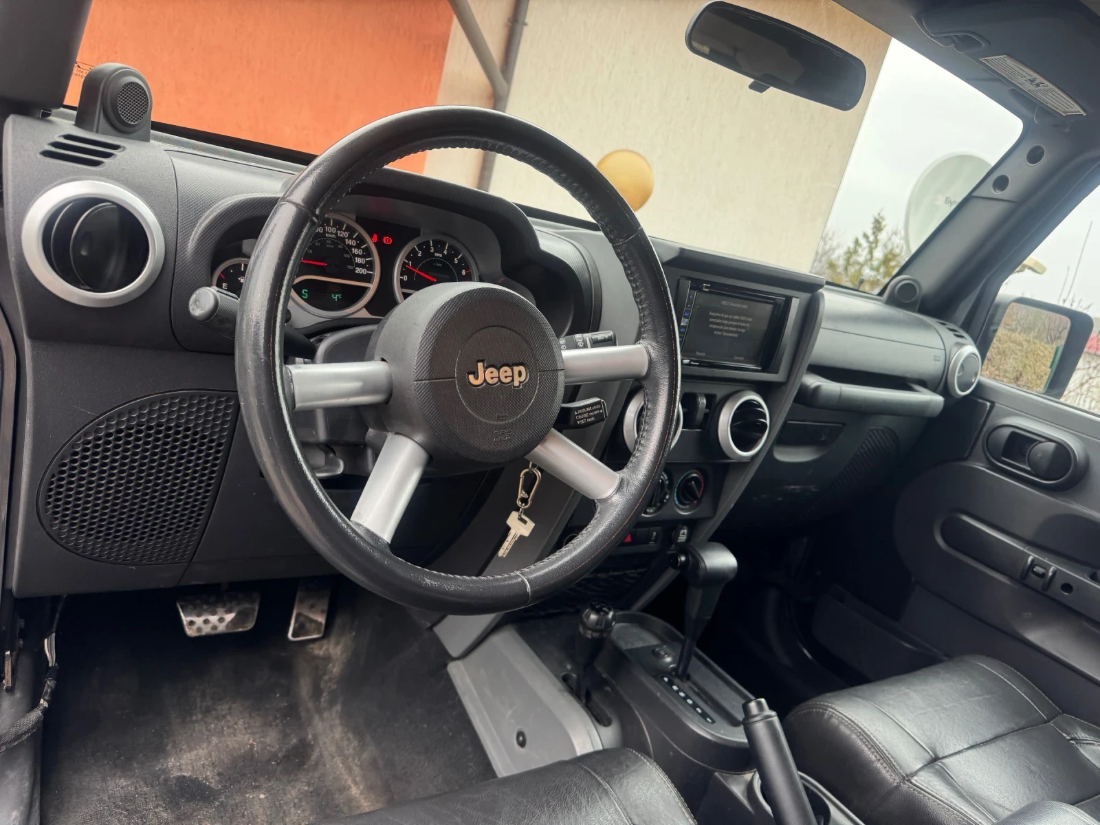 Jeep Wrangler 3.8 Sahara - изображение 9