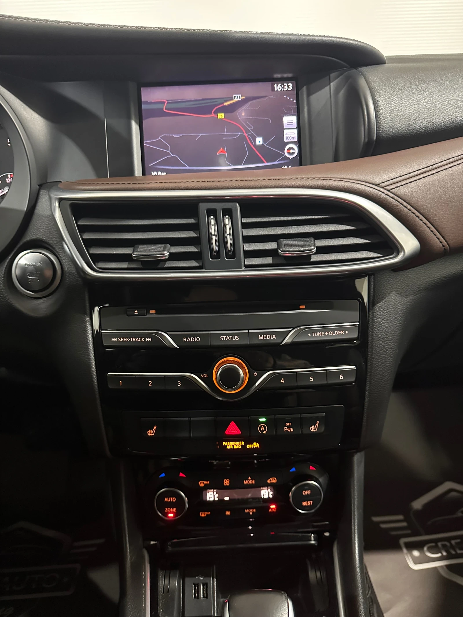 Infiniti QX30 * AUTO-NAVI-PANO* 4x4, снимка 10 - Автомобили и джипове - 54144068