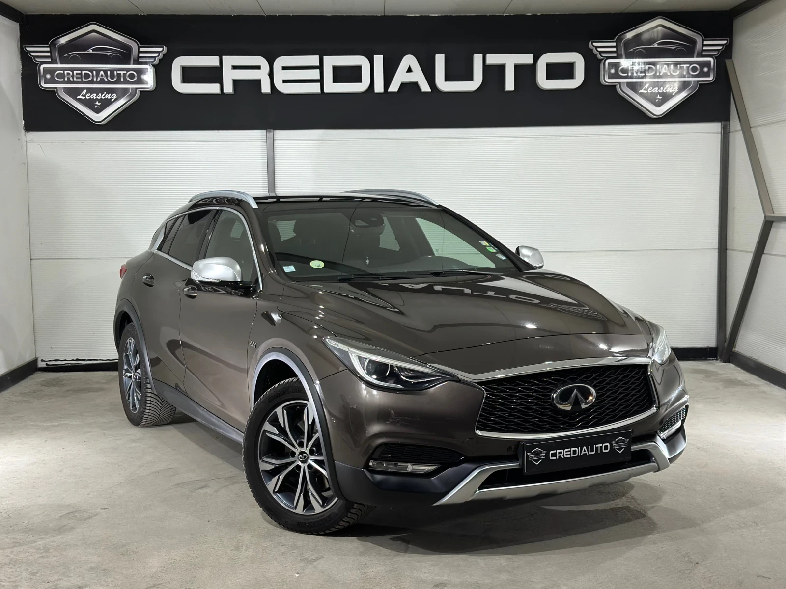 Infiniti QX30 * AUTO-NAVI-PANO* 4x4, снимка 3 - Автомобили и джипове - 54144068
