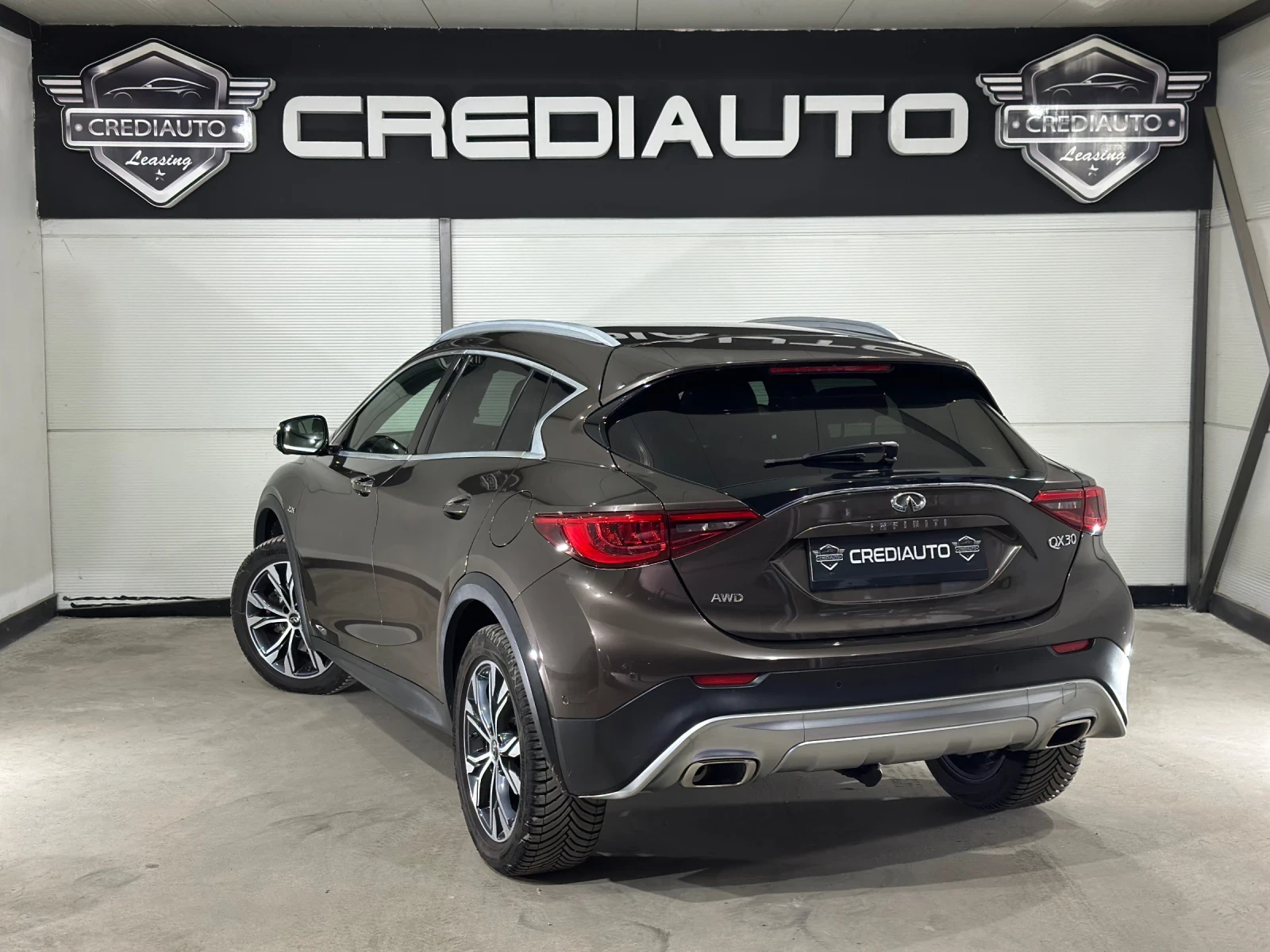 Infiniti QX30 * AUTO-NAVI-PANO* 4x4, снимка 4 - Автомобили и джипове - 54144068