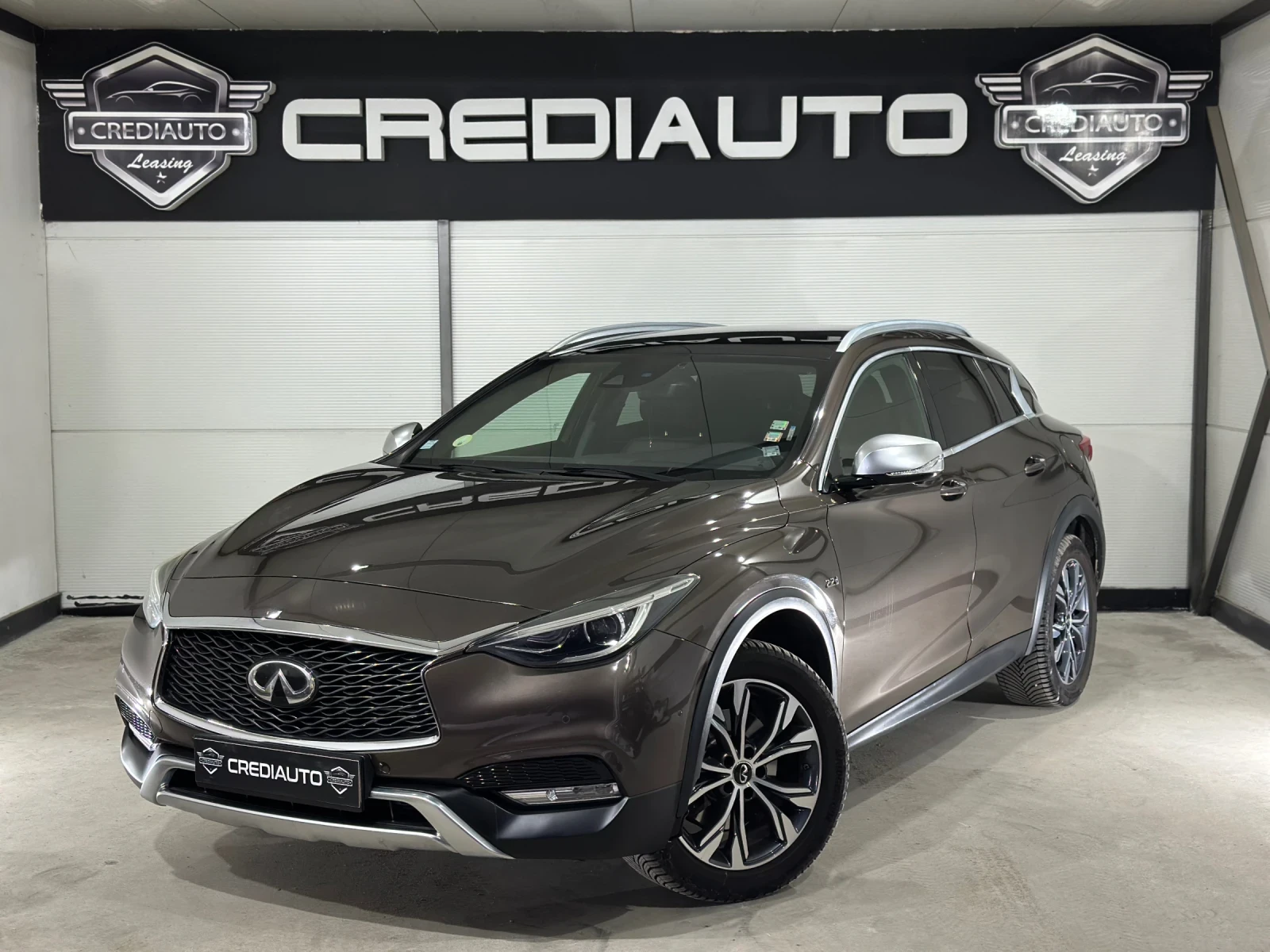 Infiniti QX30 * AUTO-NAVI-PANO* 4x4