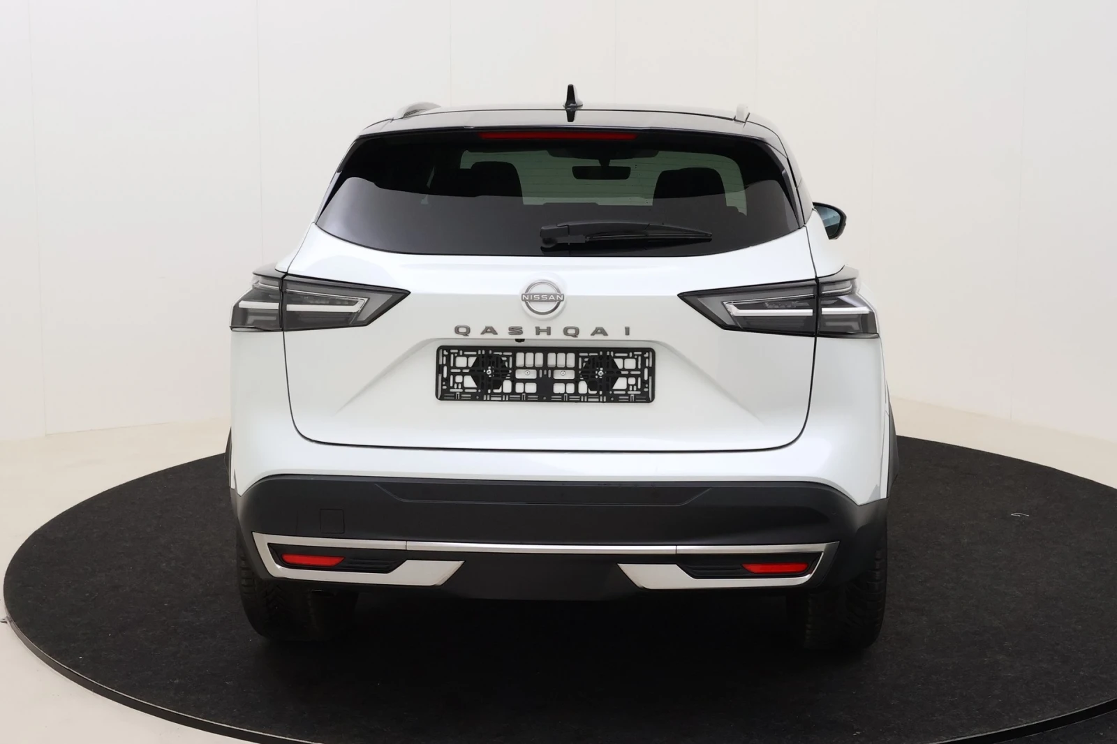 Nissan Qashqai 1.3 DIG-T N-connecta, снимка 10 - Автомобили и джипове - 54627859