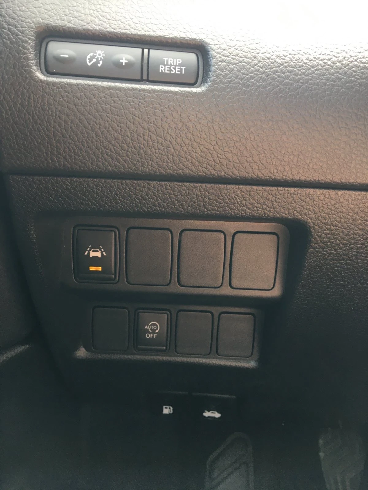 Nissan Qashqai 1.3i Tekna+ CH, снимка 15 - Автомобили и джипове - 54715324