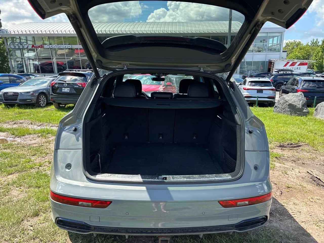 Audi Q5 * PROGRESSIV * ПОДГРЕВИ * CARFAX * ПАНО * , снимка 13 - Автомобили и джипове - 55015440