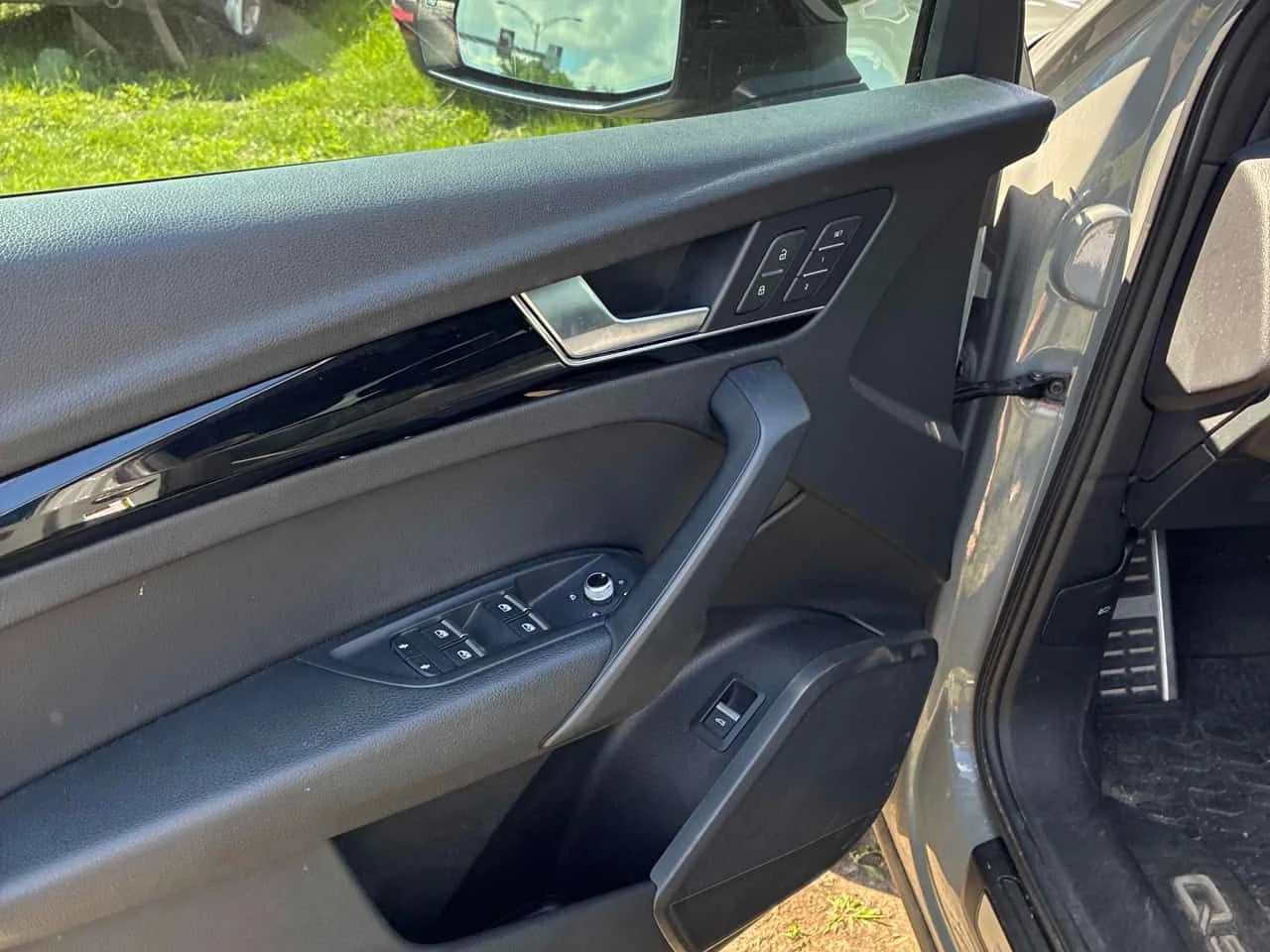Audi Q5 * PROGRESSIV * ПОДГРЕВИ * CARFAX * ПАНО * , снимка 12 - Автомобили и джипове - 55015440