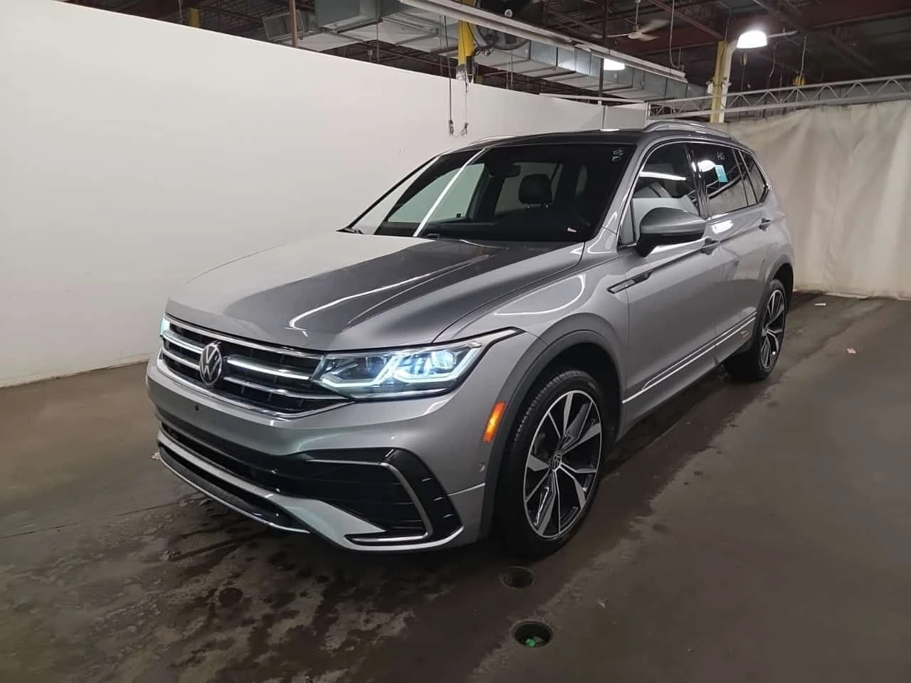 VW Tiguan  HIGHLINE R LINE | 360 | DIS | HUD | ЦЕНА ДО БГ