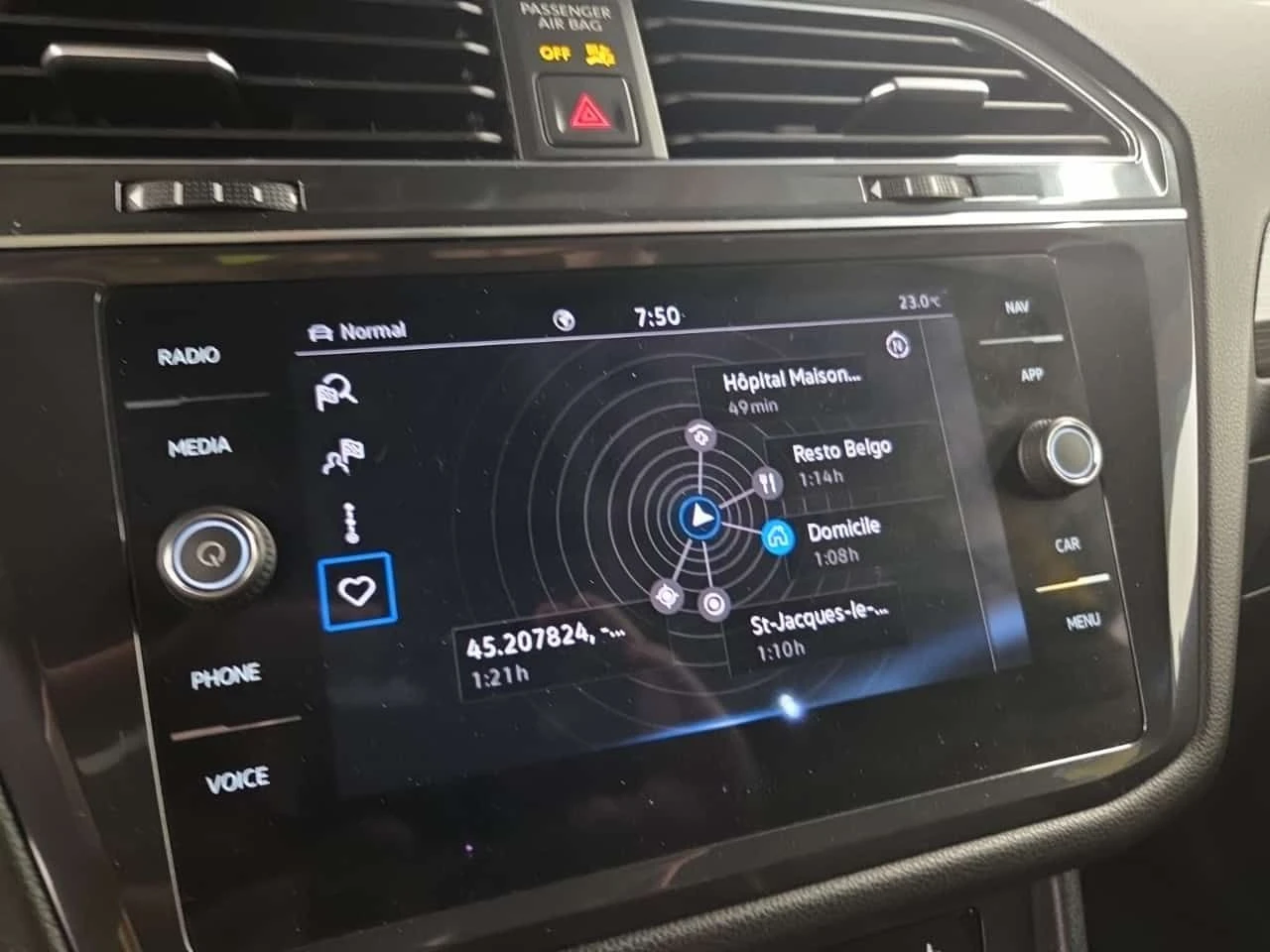 VW Tiguan  HIGHLINE R LINE | 360 | DIS | HUD | ЦЕНА ДО БГ, снимка 11 - Автомобили и джипове - 55135789