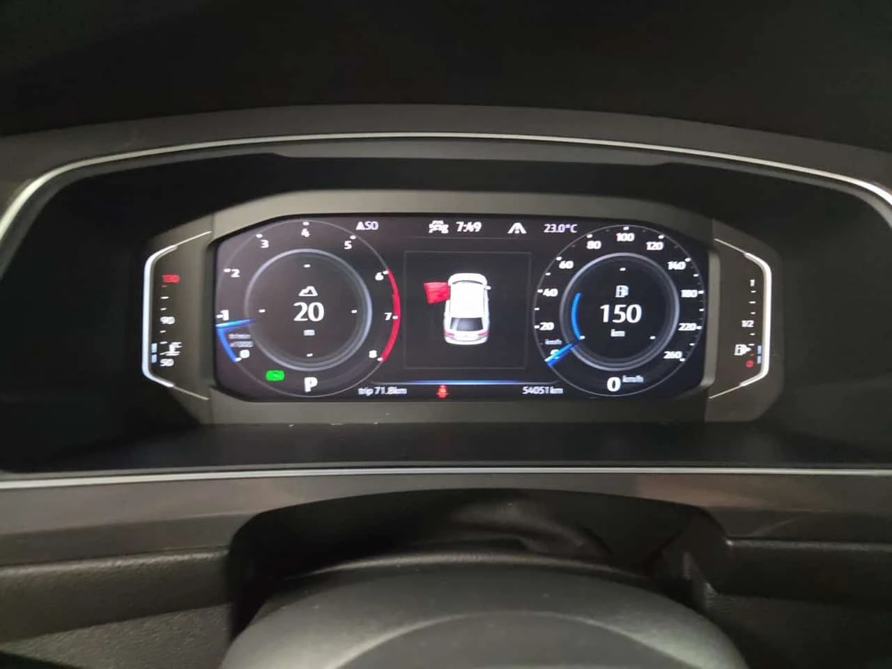 VW Tiguan  HIGHLINE R LINE | 360 | DIS | HUD | ЦЕНА ДО БГ, снимка 9 - Автомобили и джипове - 55135789