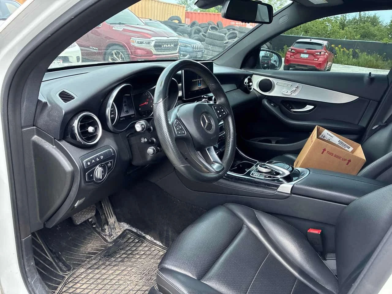 Mercedes-Benz GLC 300 4MATIC | CARFAX | АВТОКРЕДИТ БЕЗ ПЪРВОНАЧАЛНА, снимка 7 - Автомобили и джипове - 55598186
