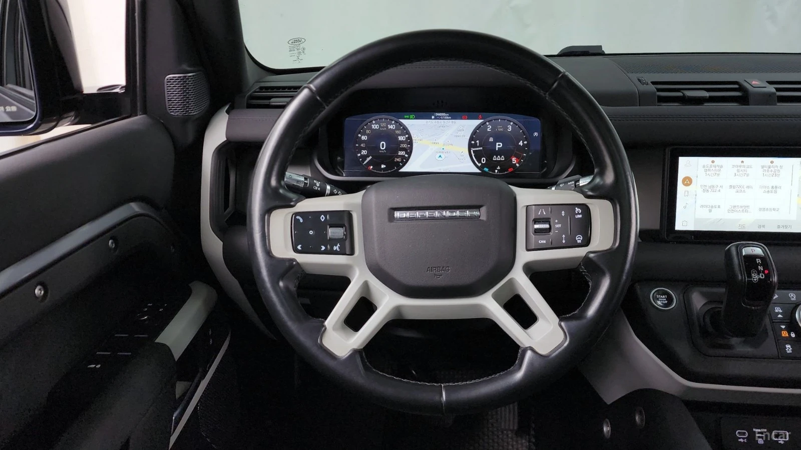 Land Rover Defender 110* D240* SE* КОЖА* ПОДГРЕВ* ПАНОРАМА* 360* LED* , снимка 12 - Автомобили и джипове - 55691618