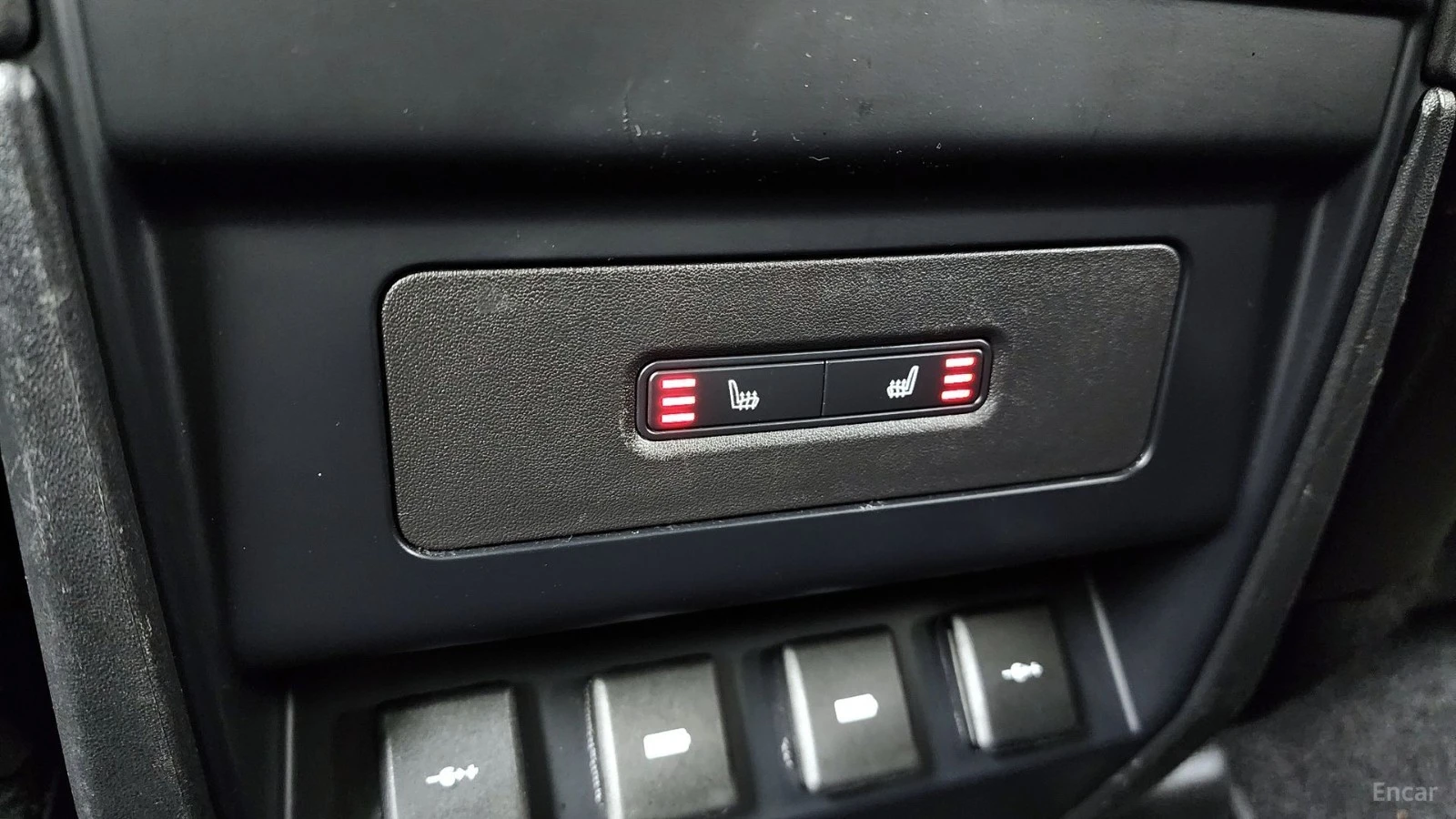 Land Rover Defender 110* D240* SE* КОЖА* ПОДГРЕВ* ПАНОРАМА* 360* LED* , снимка 17 - Автомобили и джипове - 55691618