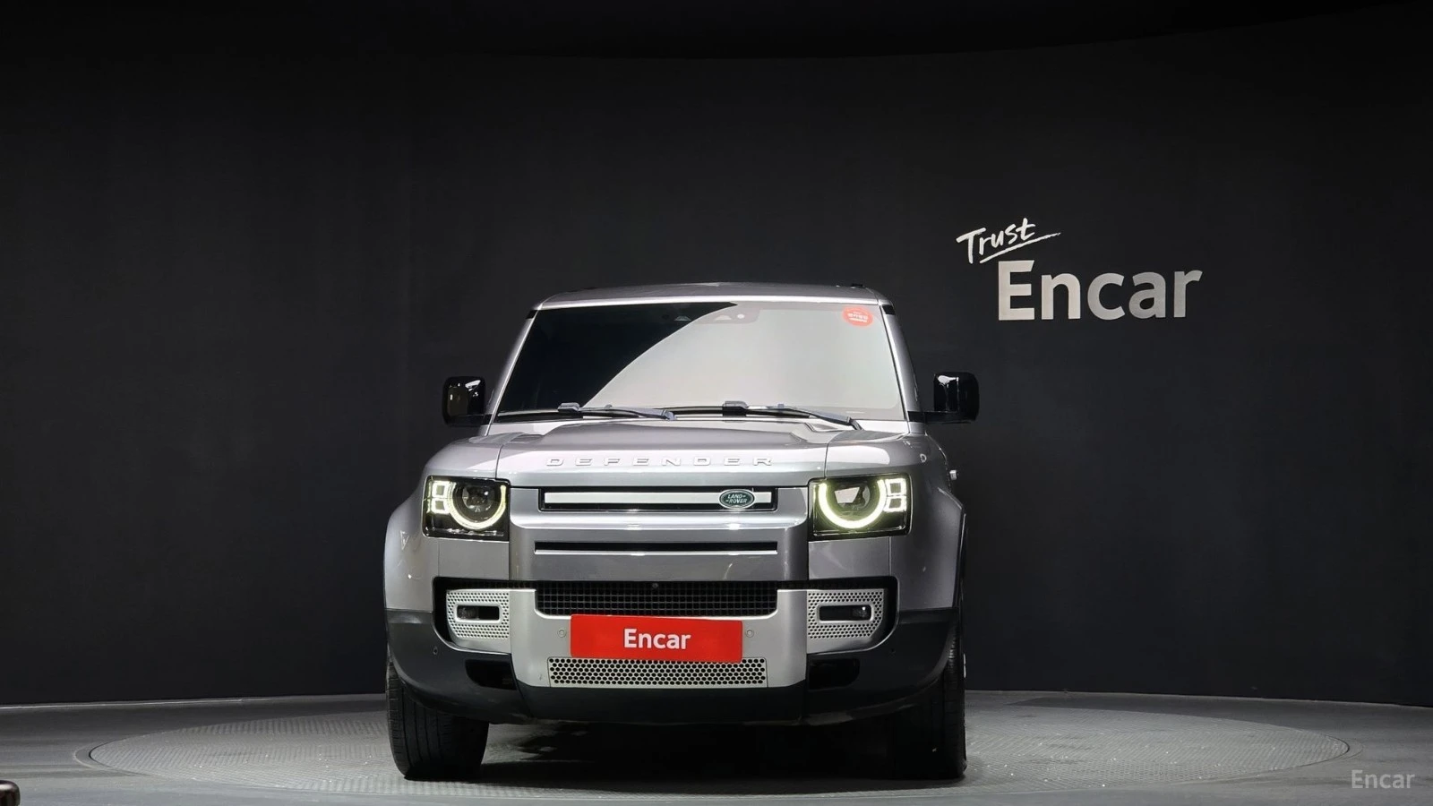 Land Rover Defender 110* D240* SE* КОЖА* ПОДГРЕВ* ПАНОРАМА* 360* LED* , снимка 3 - Автомобили и джипове - 55691618