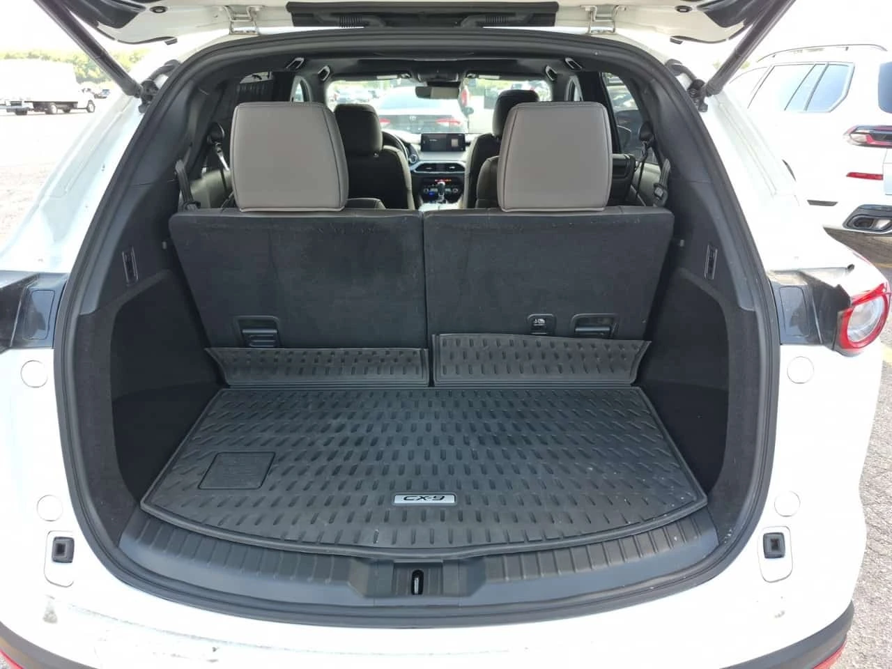 Mazda CX-9 SIGNATURE| BOSE| HUD| 2 КЛЮЧА| , снимка 15 - Автомобили и джипове - 56164686