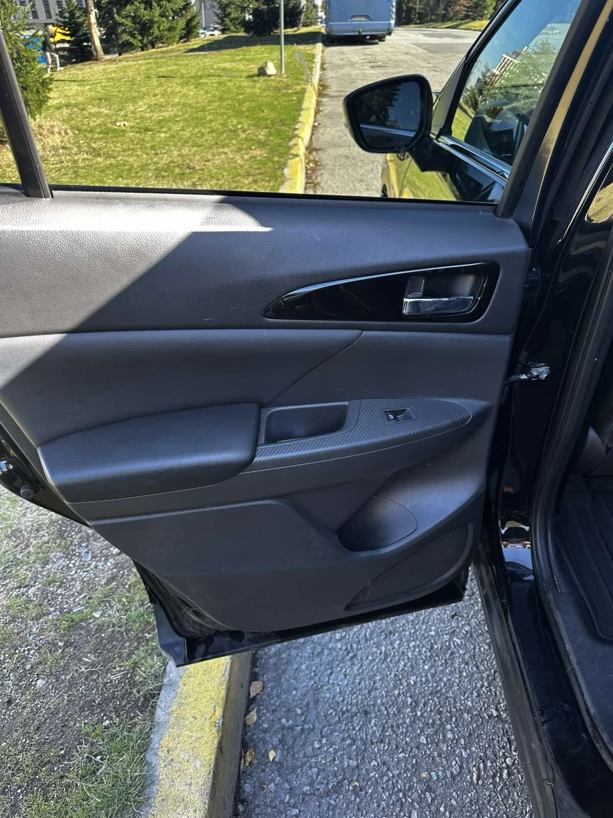 Mitsubishi Eclipse Cross, снимка 12 - Автомобили и джипове - 56639476