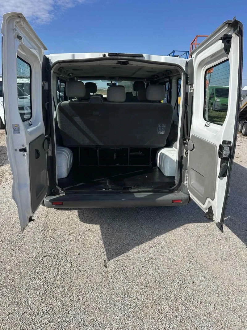 Renault Trafic, снимка 8 - Бусове и автобуси - 47592496