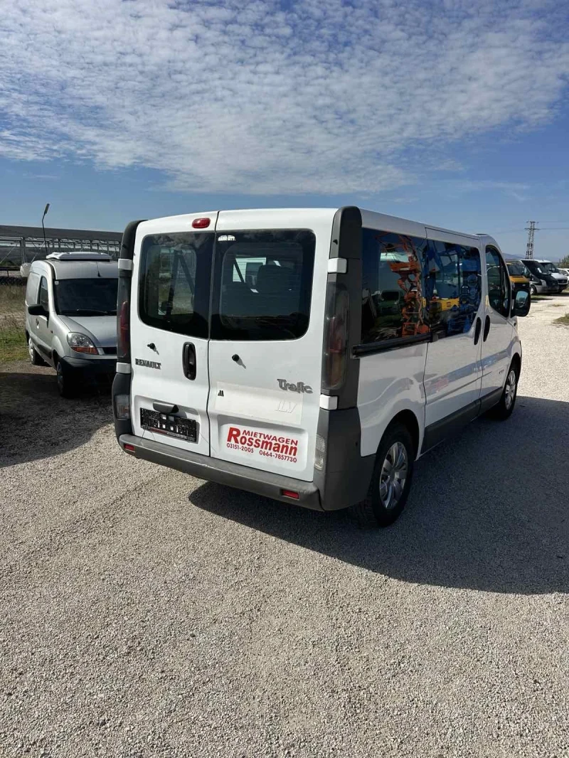 Renault Trafic, снимка 6 - Бусове и автобуси - 47592496