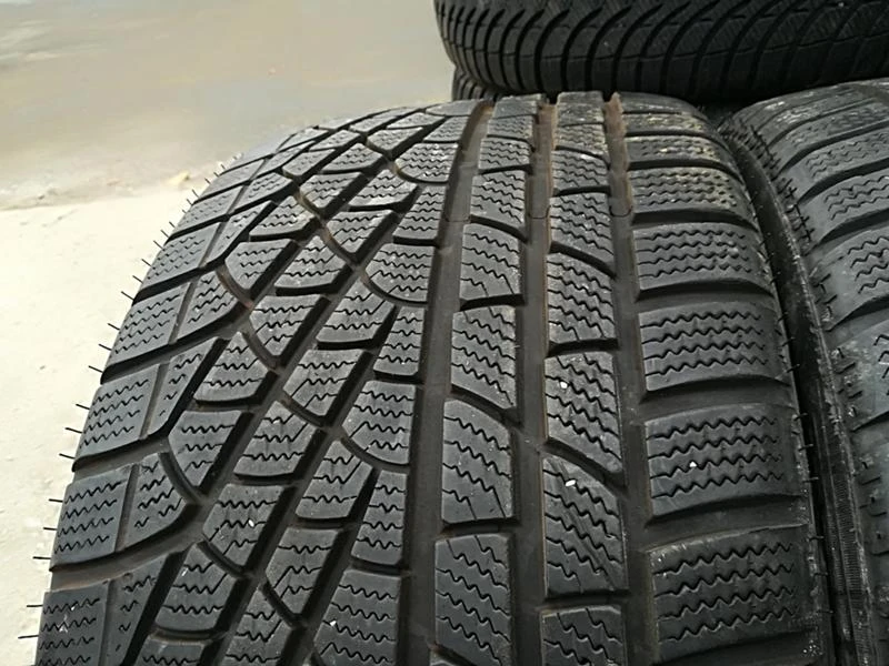 Гуми Зимни 285/40R19, снимка 3 - Гуми и джанти - 23684824